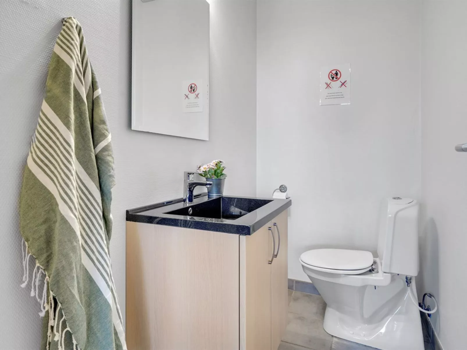 "Awenita" - 50m to the fjord-Binnen