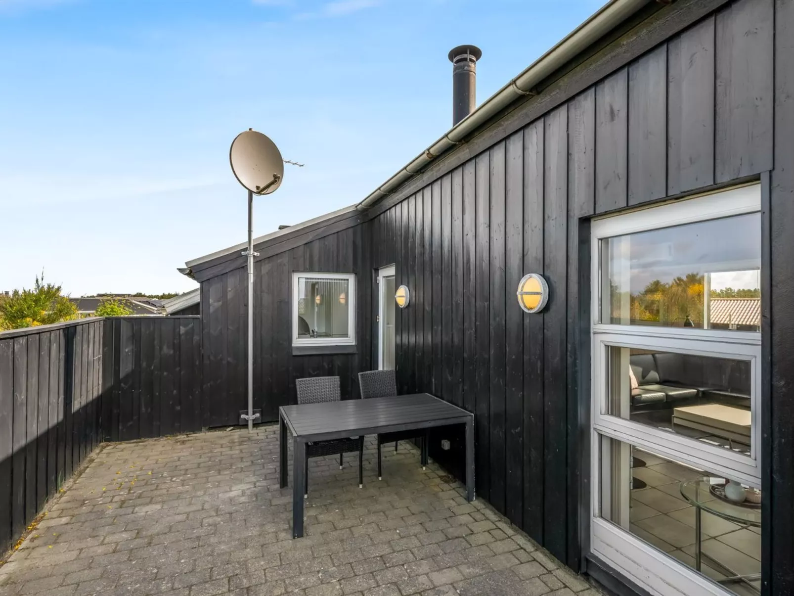 "Temjana" -  from the sea-Buiten