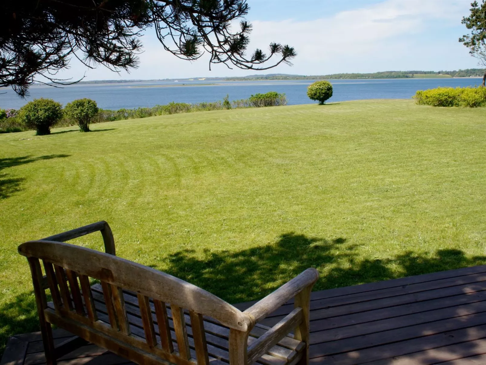 "Iadrik" - 85m to the fjord-Buiten