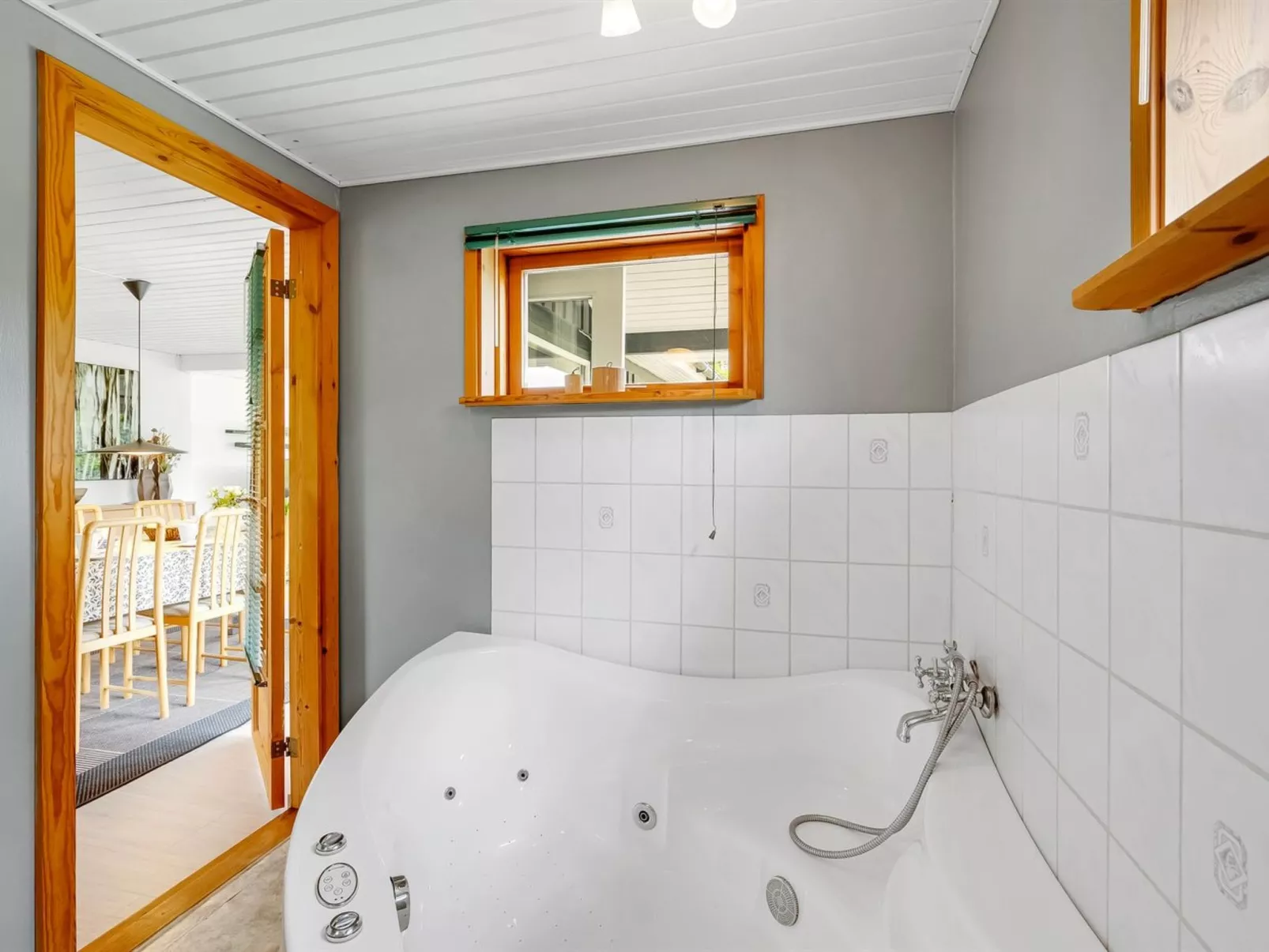 "Embla" - 500m to the fjord-Binnen