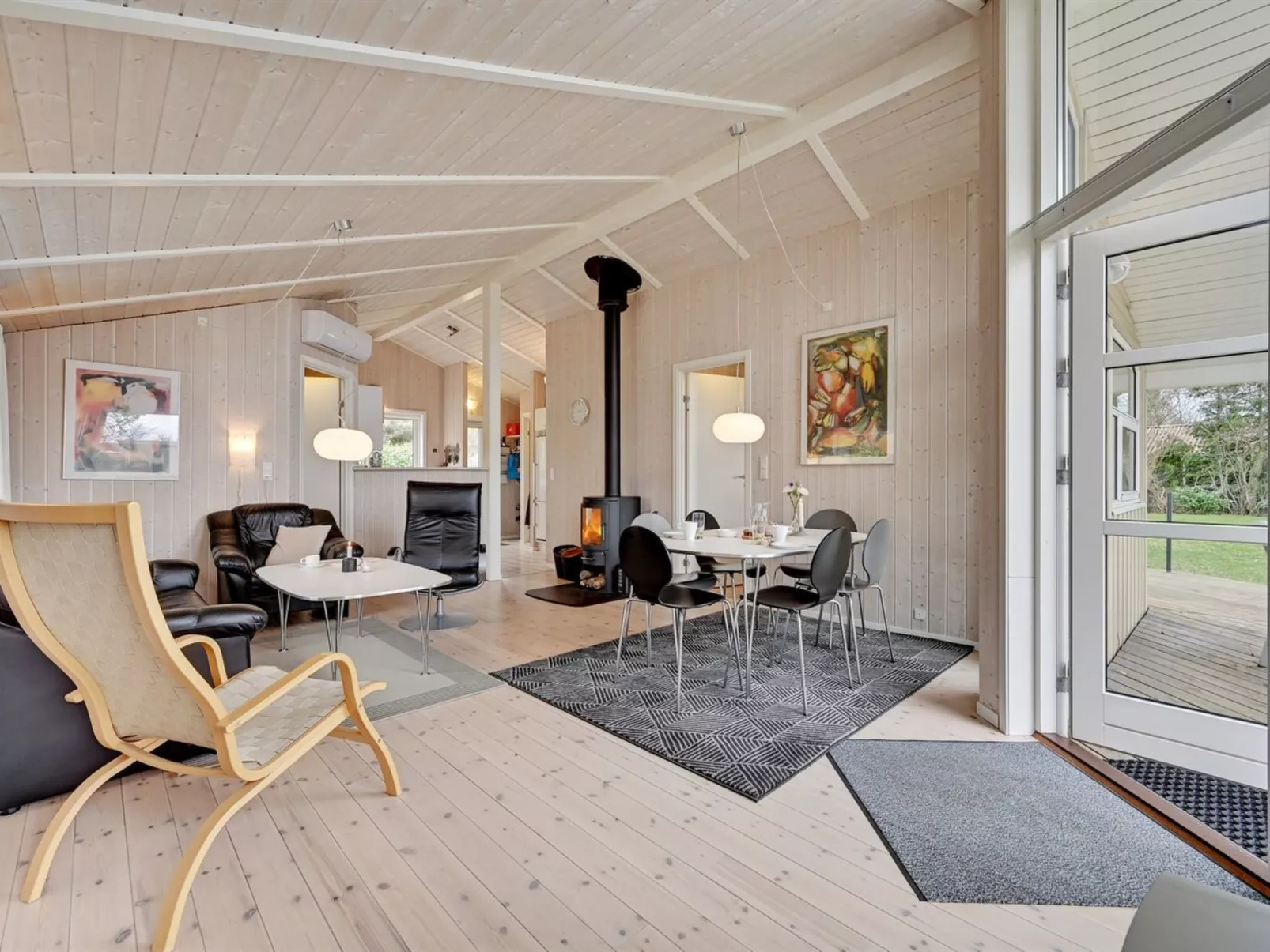 "Sitka" - 250m from the sea-Binnen