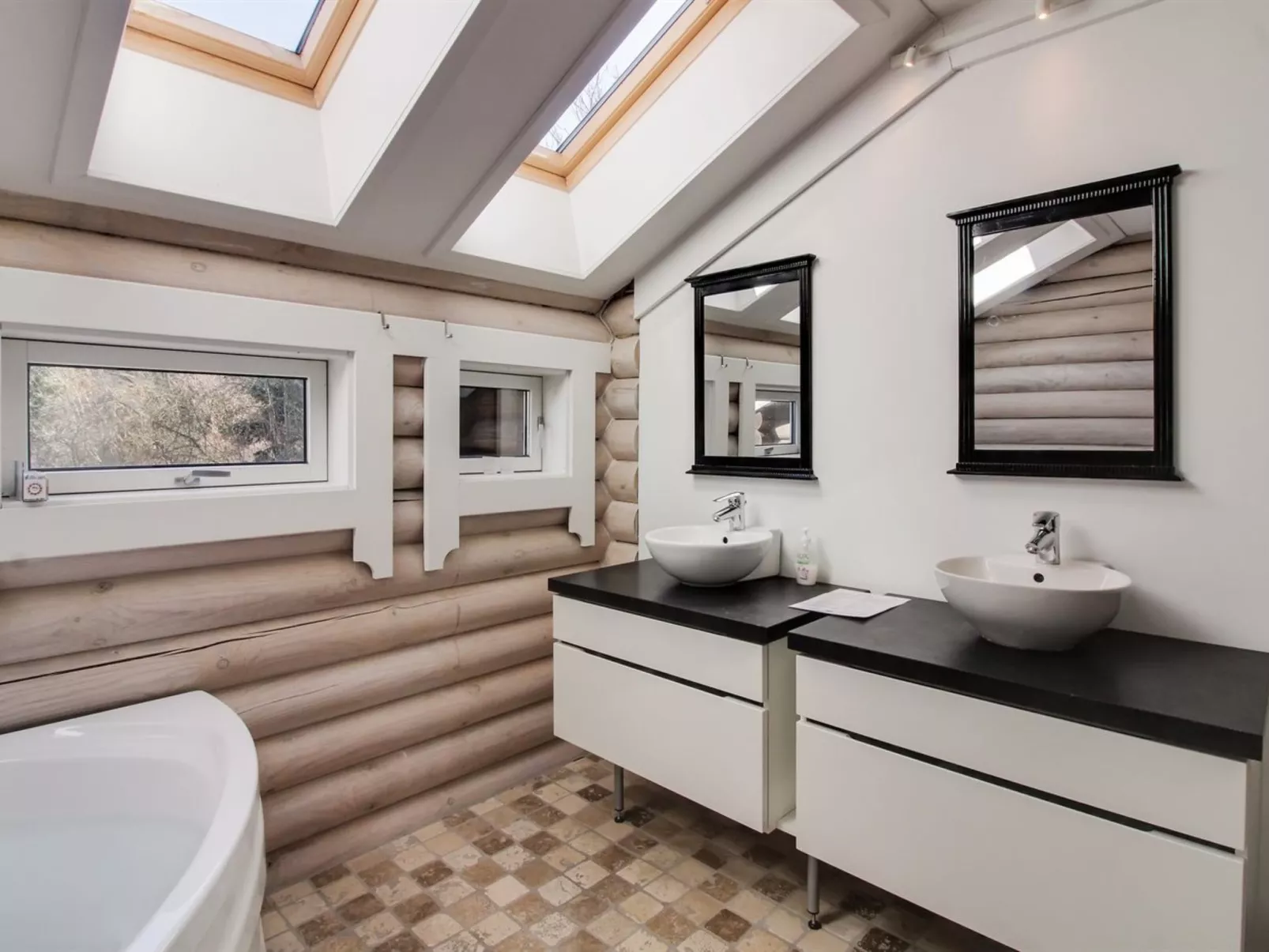 "Heli" - 200m from the sea-Binnen