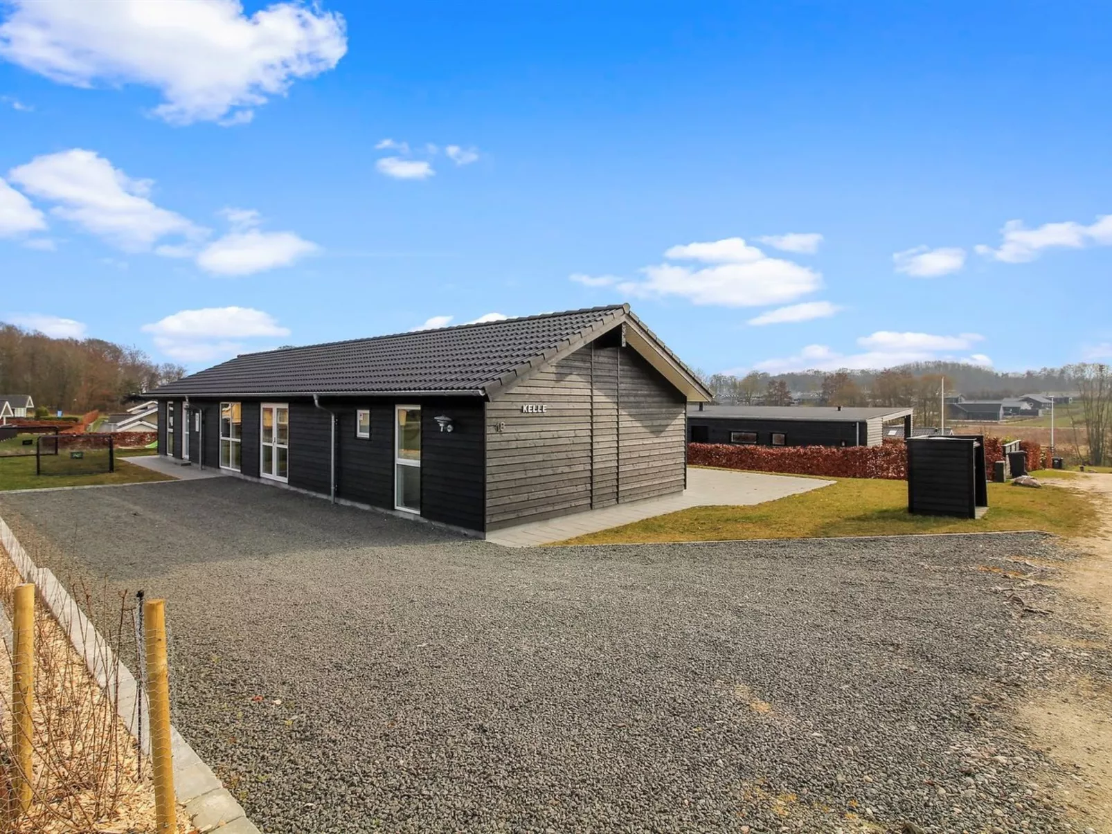 "Yakari" - 300m from the sea-Buiten