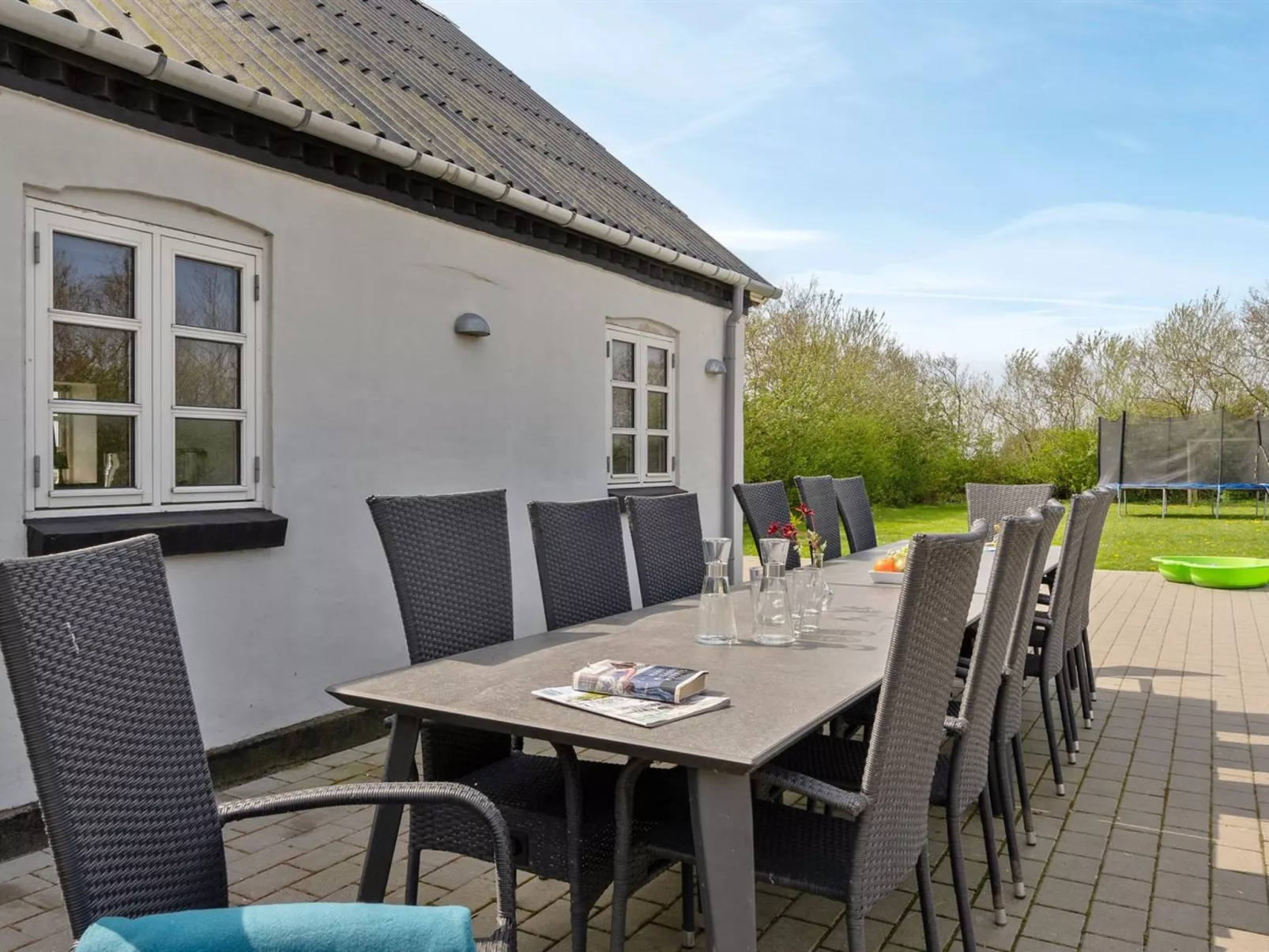 "Folkar" - 3km to the fjord-Buiten