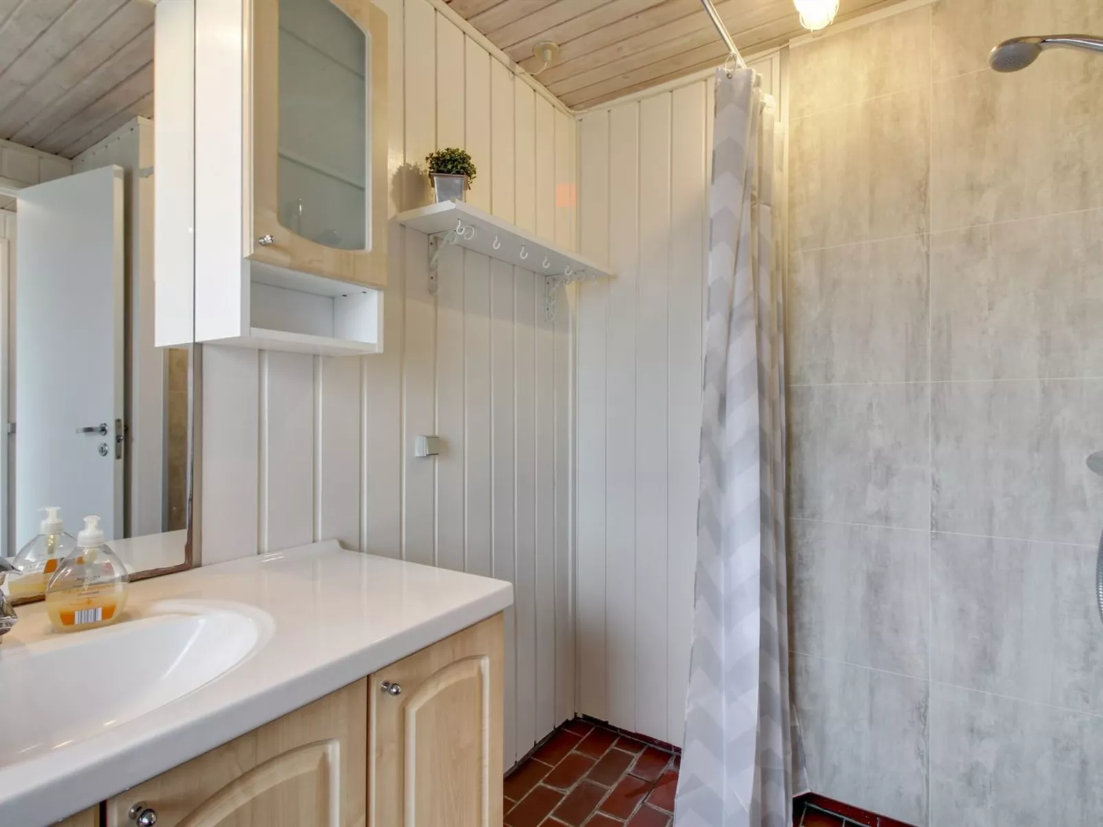 "Aase" -  from the sea-Binnen