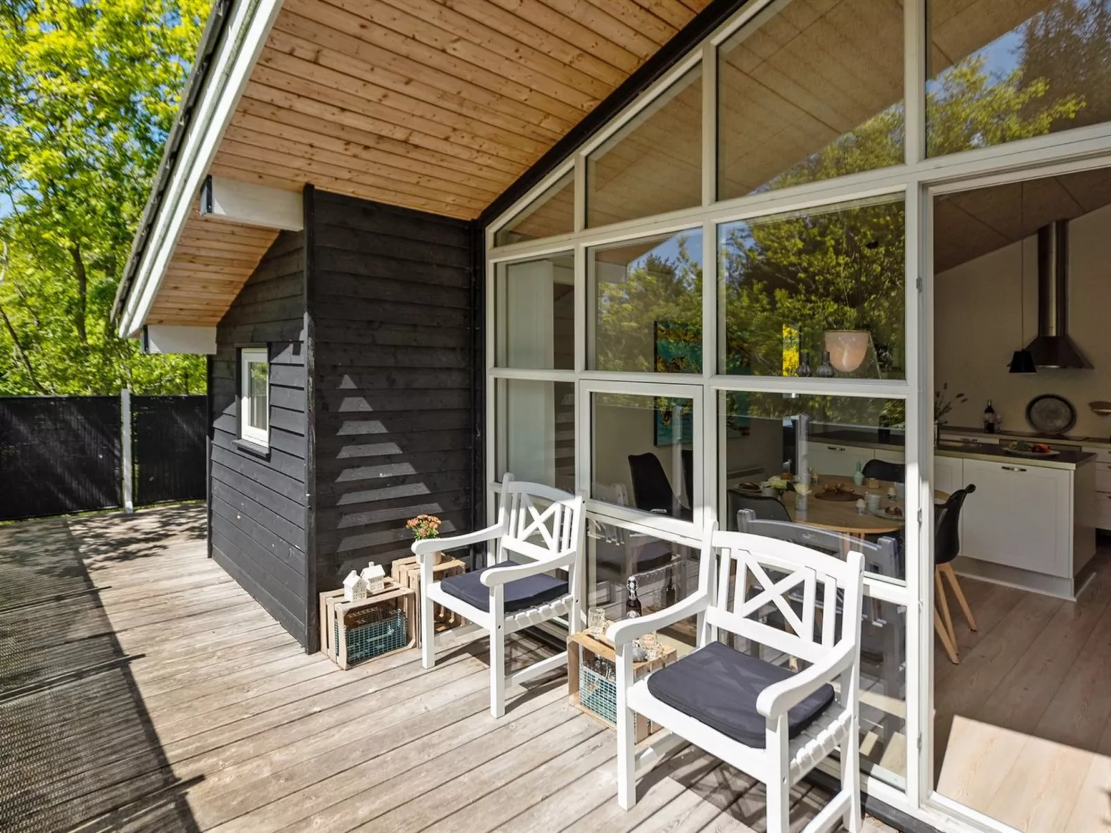 "Elena" - 800m to the fjord-Buiten