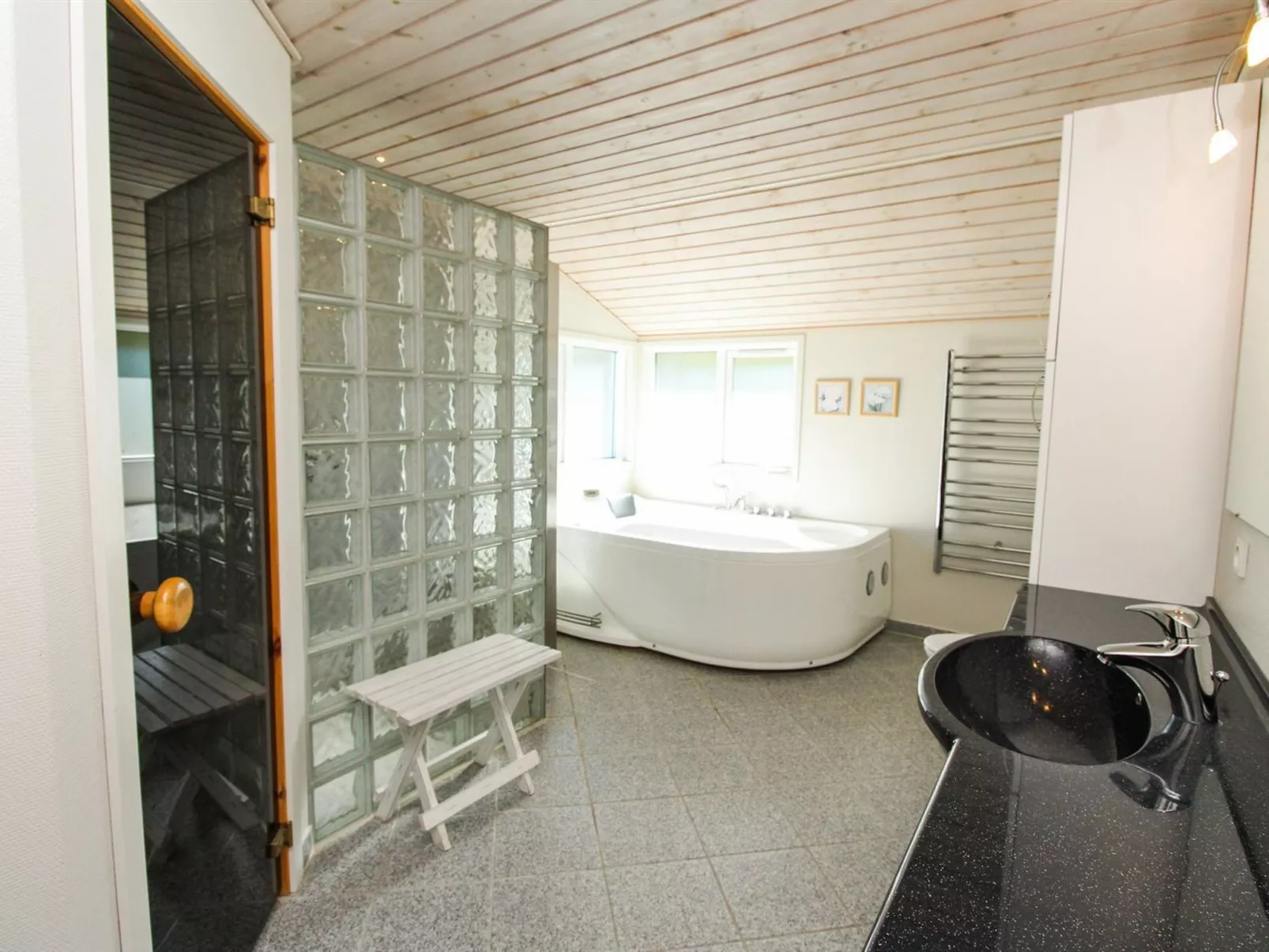 "Beeke" - 1.4km from the sea-Binnen