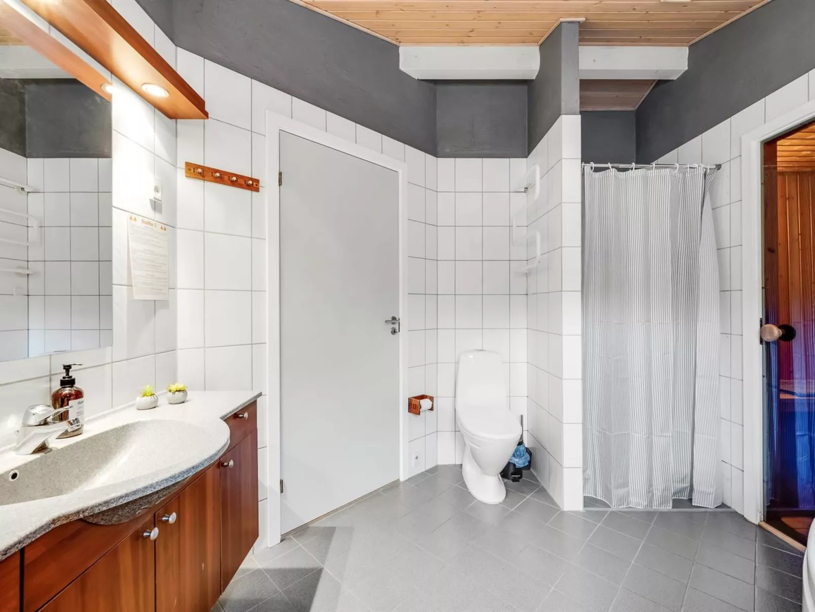 "Jula" - 800m from the sea-Binnen