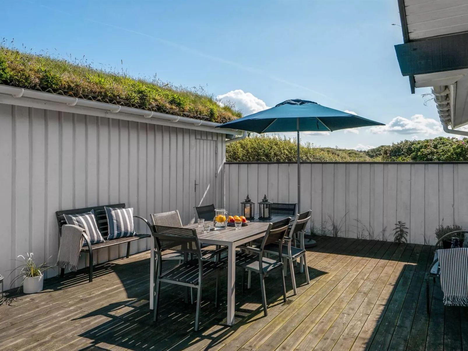 "Rutha" - 45m from the sea-Buiten