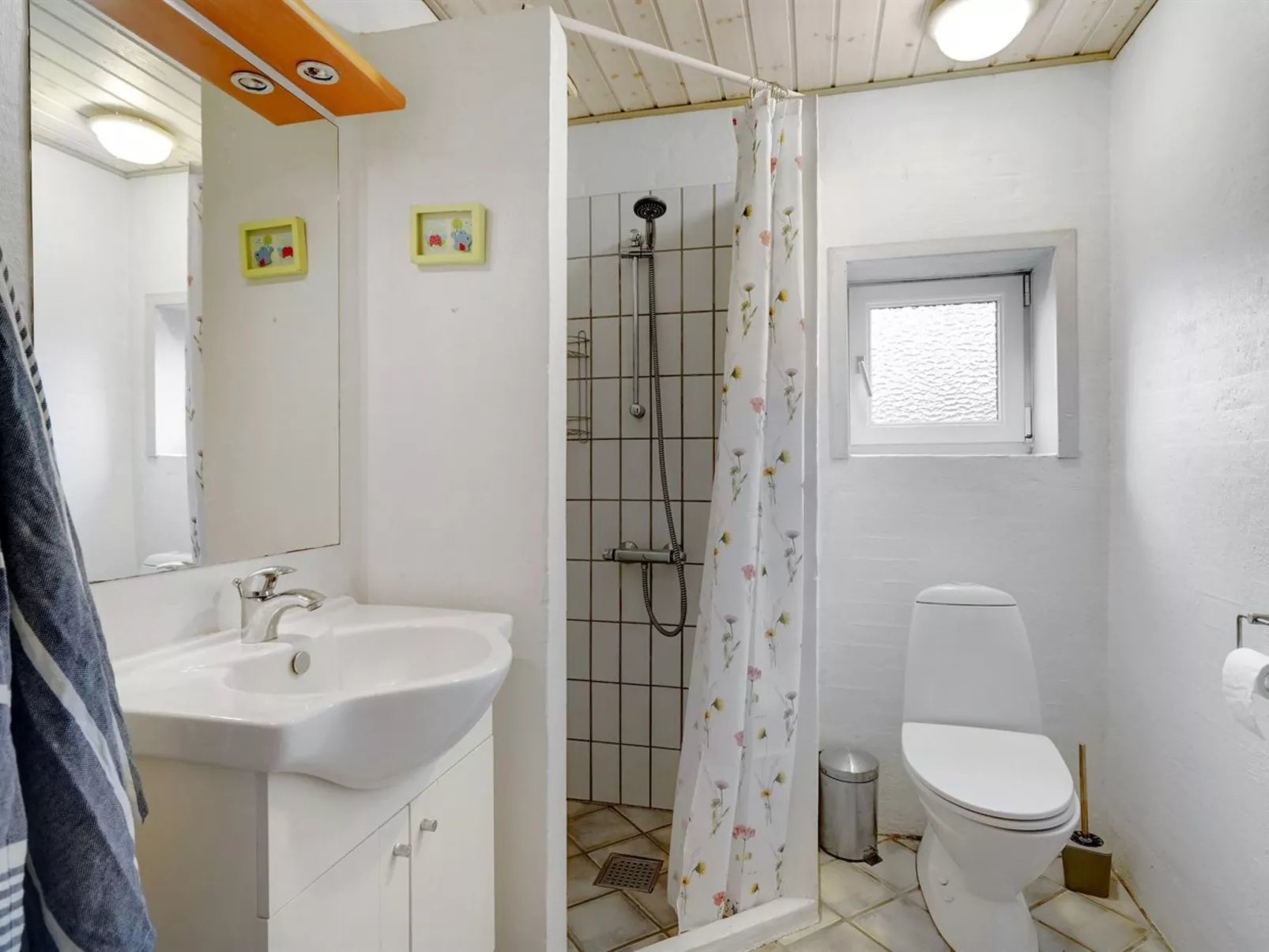 "Asdis" - 2.8km from the sea-Binnen