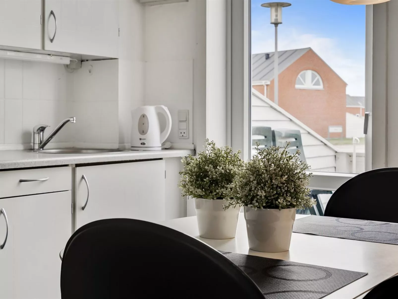 "Aldora" - 2.3km from the sea-Binnen