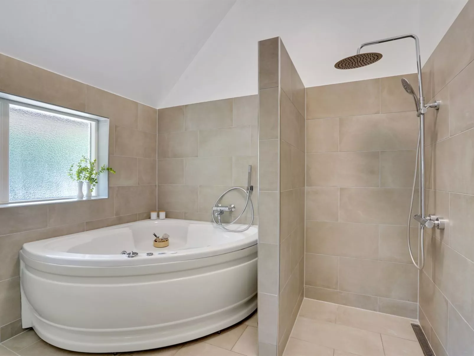 "Allin" - 1km from the sea-Binnen