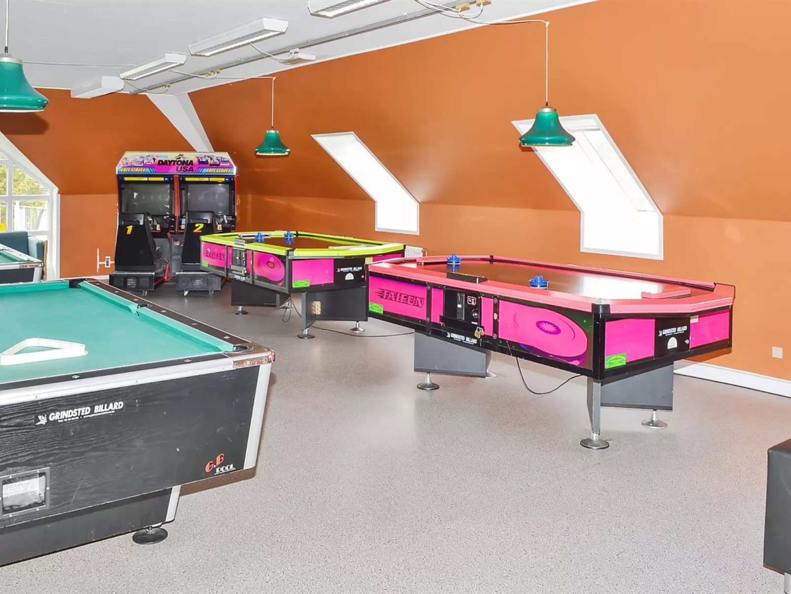 "Héléne" - 2.3km from the sea-Binnen