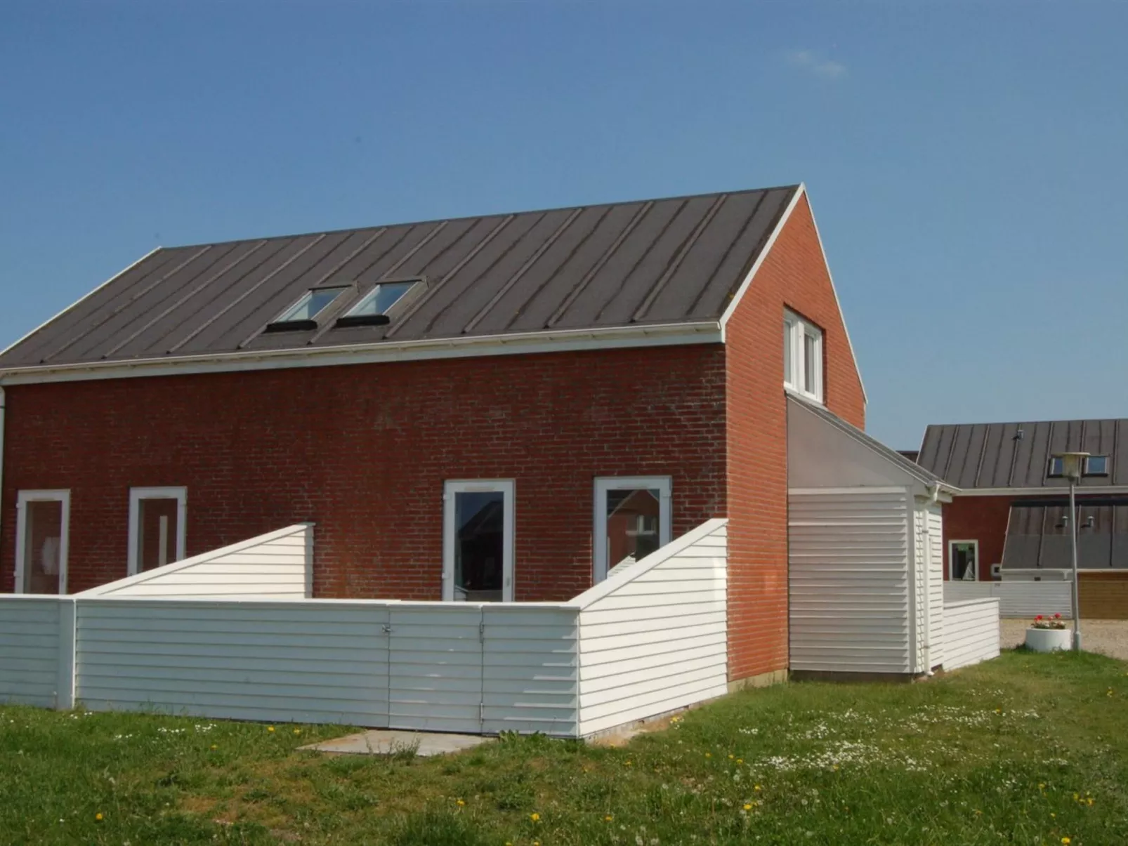 "Raine" - 2.3km from the sea-Buiten