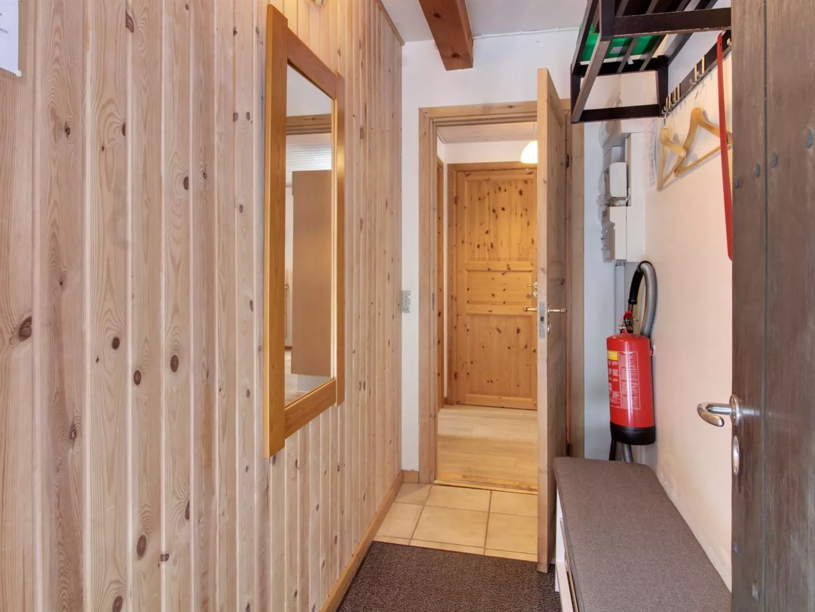 "Vendela" - 2.5km from the sea-Binnen