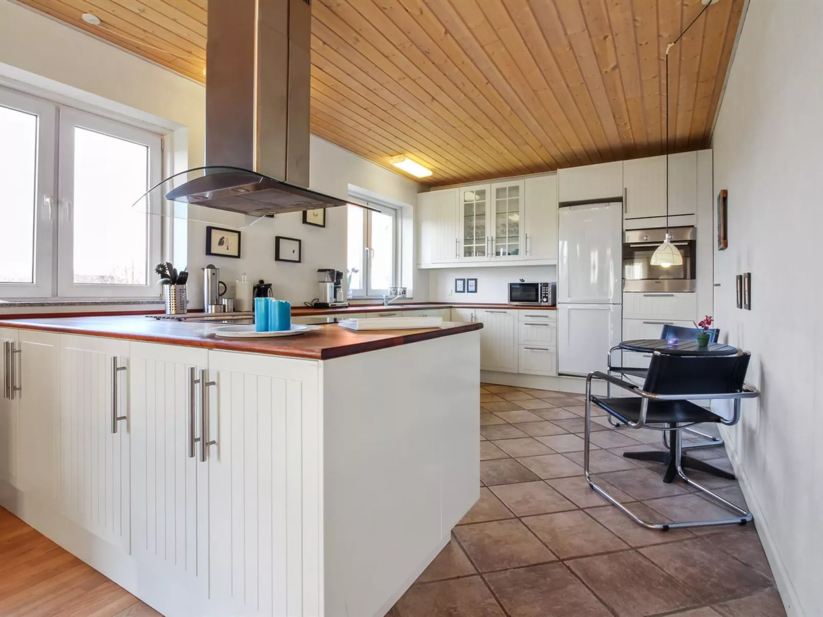 "Ettie" - 6km from the sea-Binnen