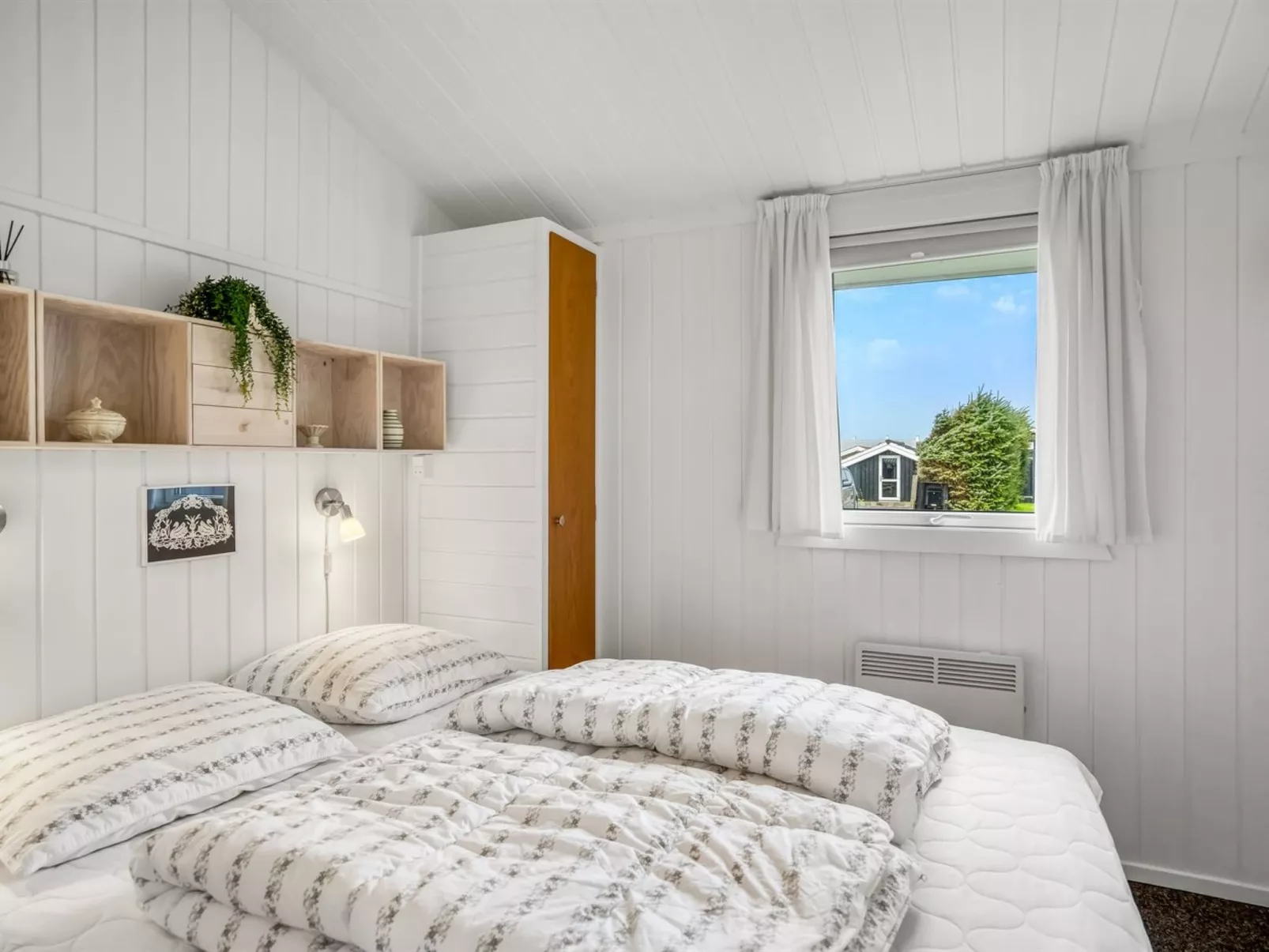 "Hælf" - 400m from the sea-Binnen