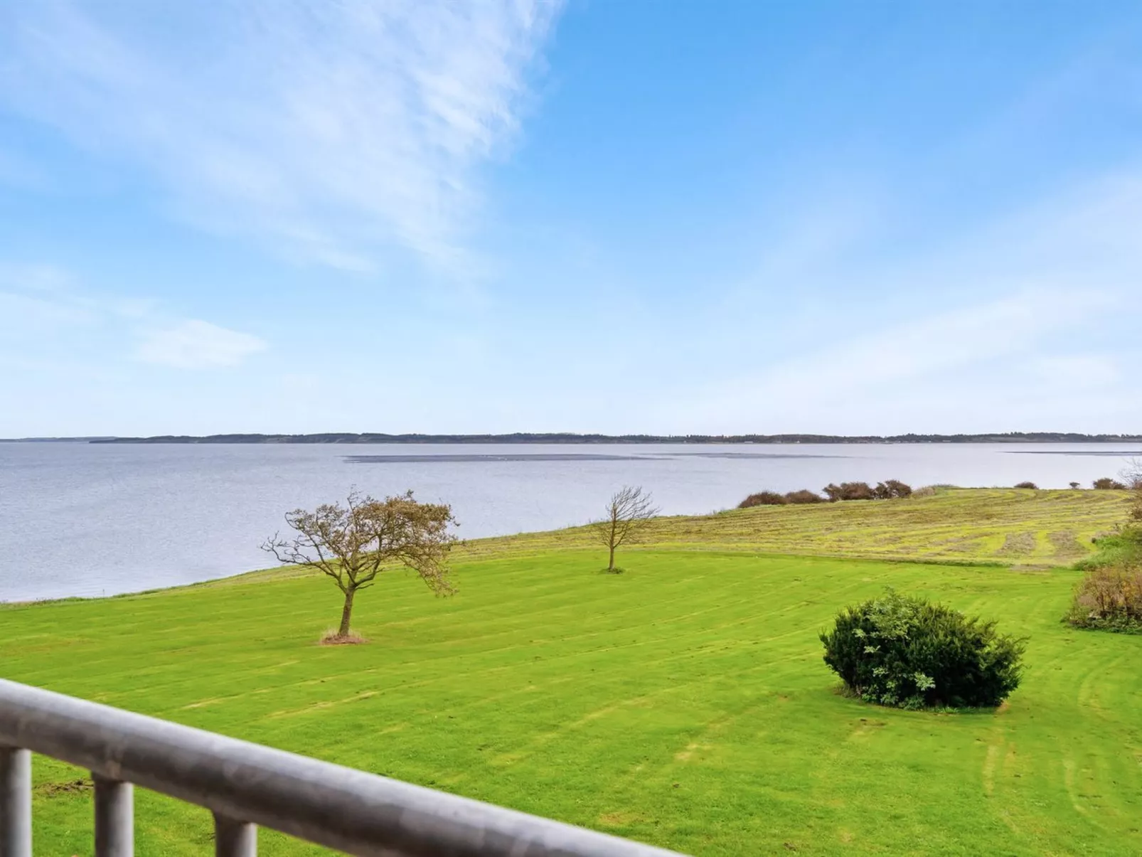 "Thorge" - 75m to the fjord-Buiten