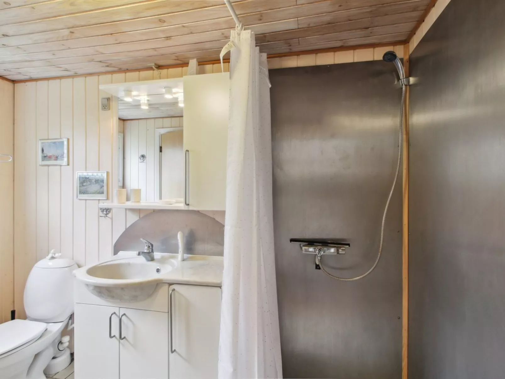 "Iris" - 300m from the sea-Binnen