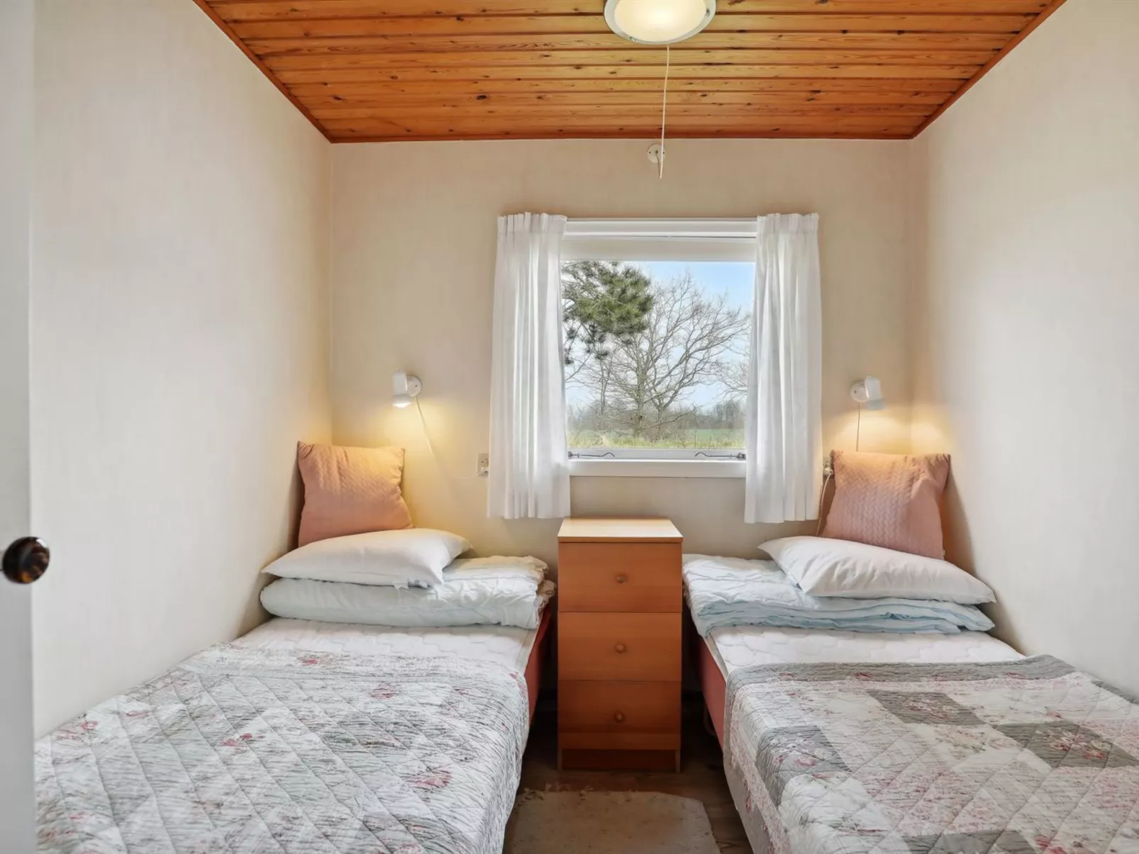 "Bondi" - 150m from the sea-Binnen