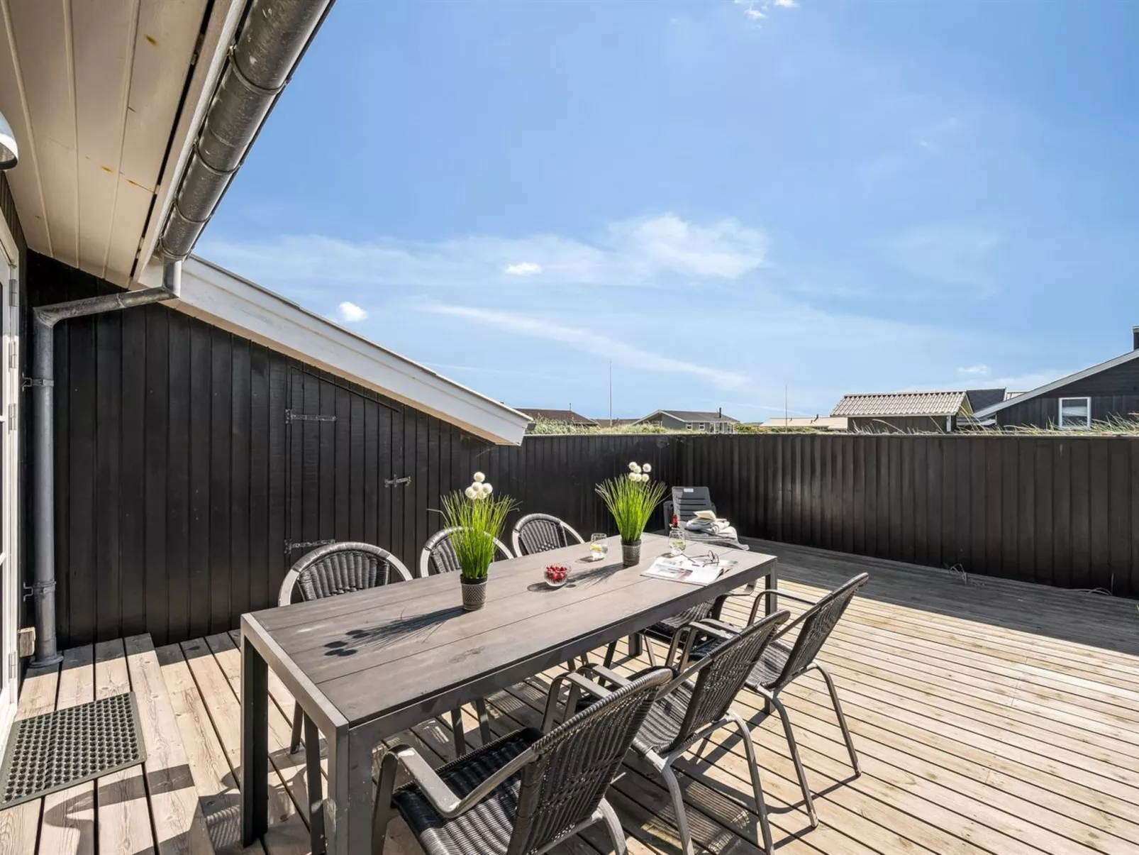 "Hjalma" -  from the sea-Buiten