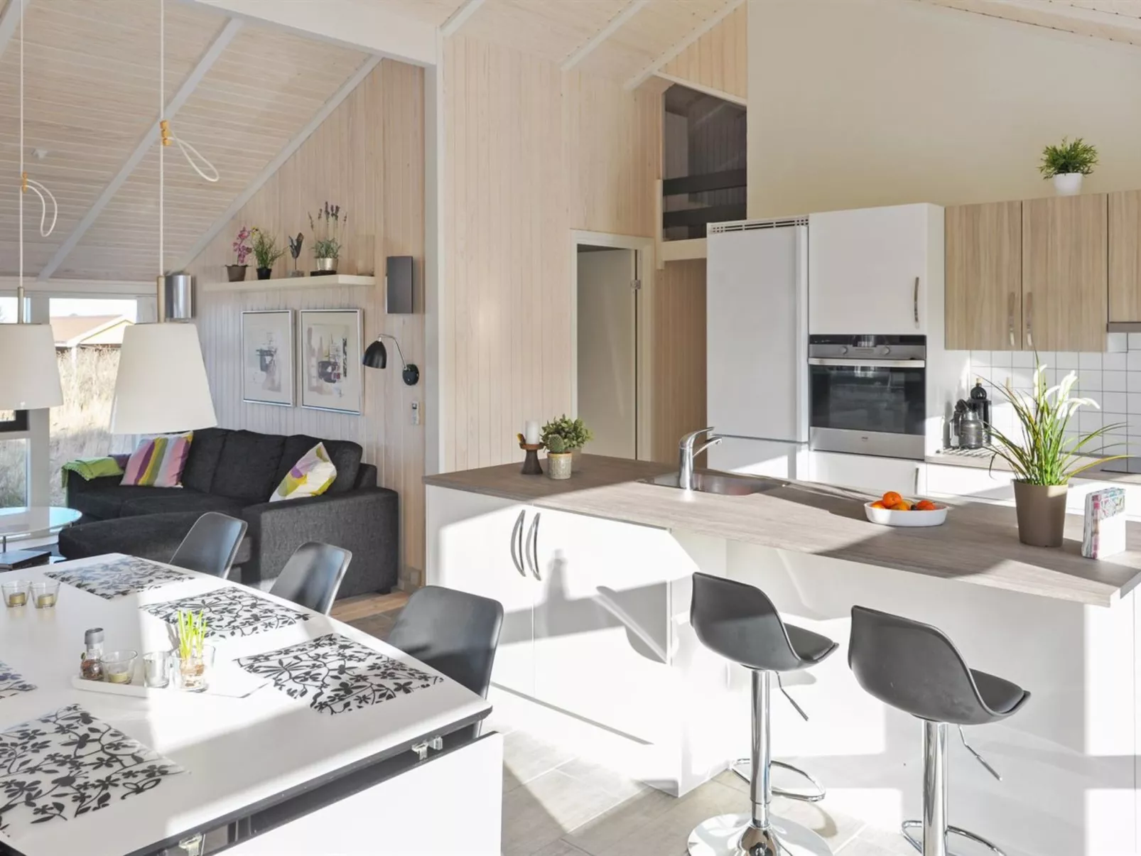 "Mathias" - 625m from the sea-Binnen