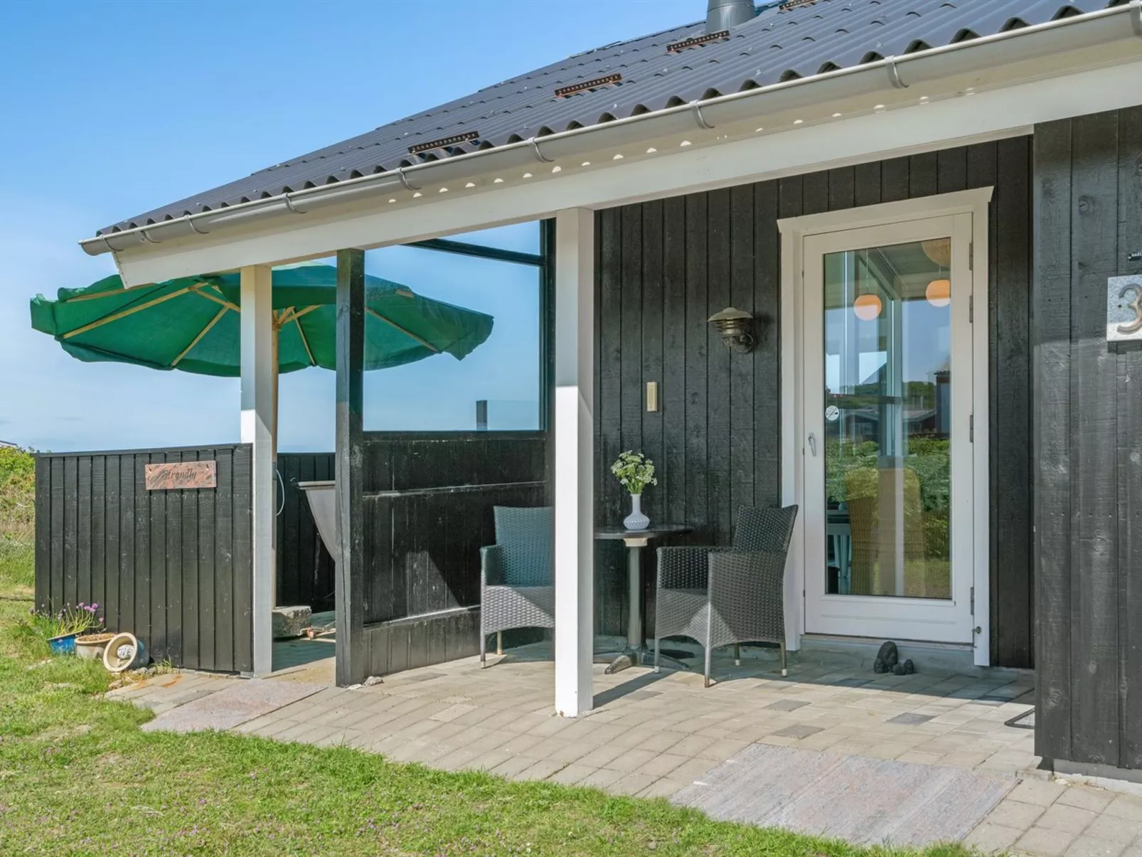 "Hubert" - 150m from the sea-Buiten