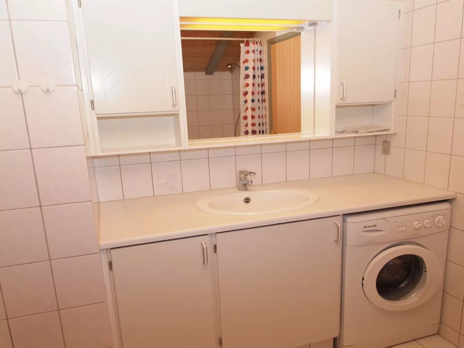 "Juha" -  from the sea-Binnen