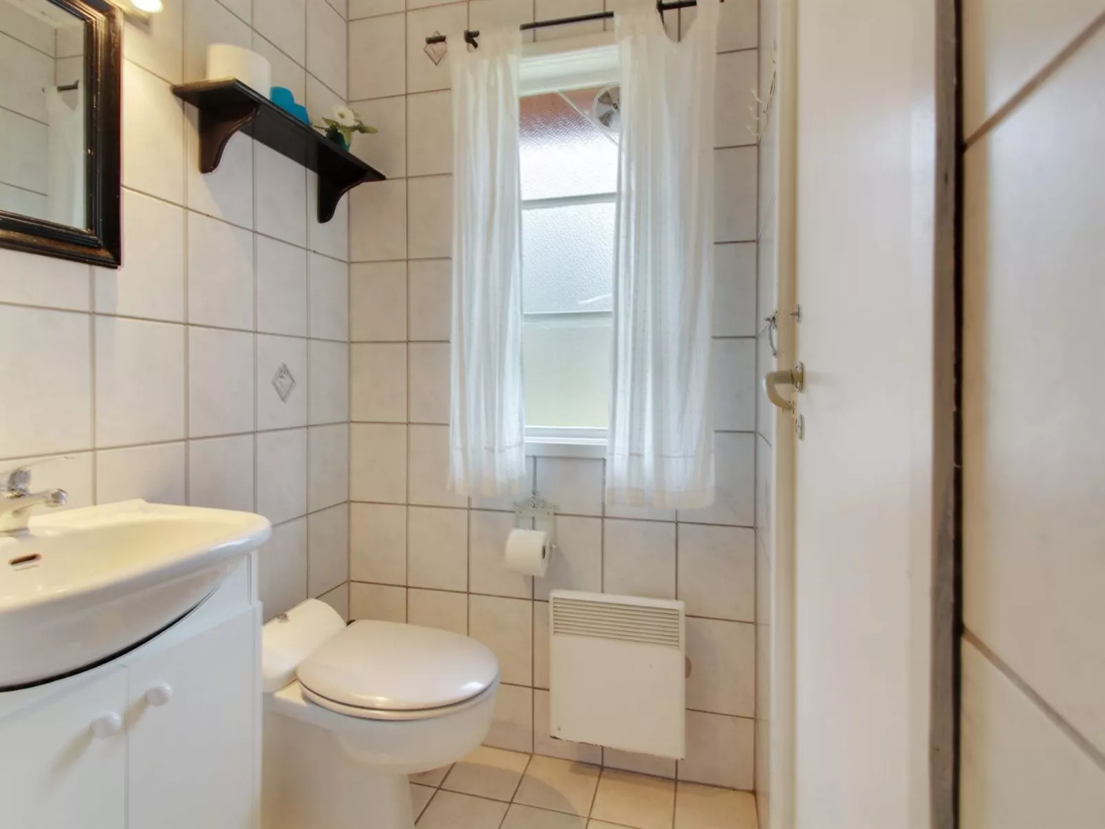 "Loke" - 300m from the sea-Binnen