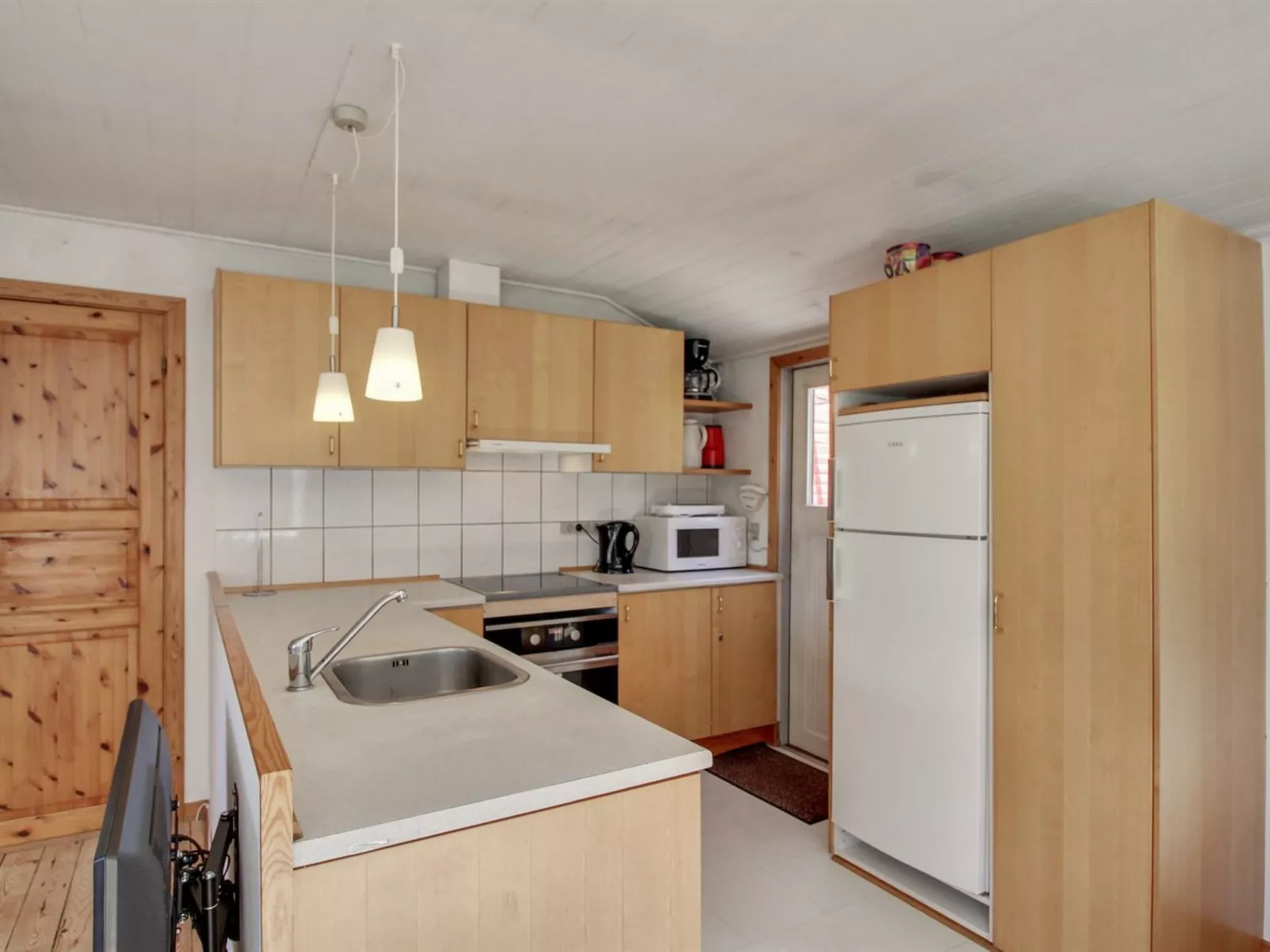 "Ahti" - 900m from the sea-Binnen