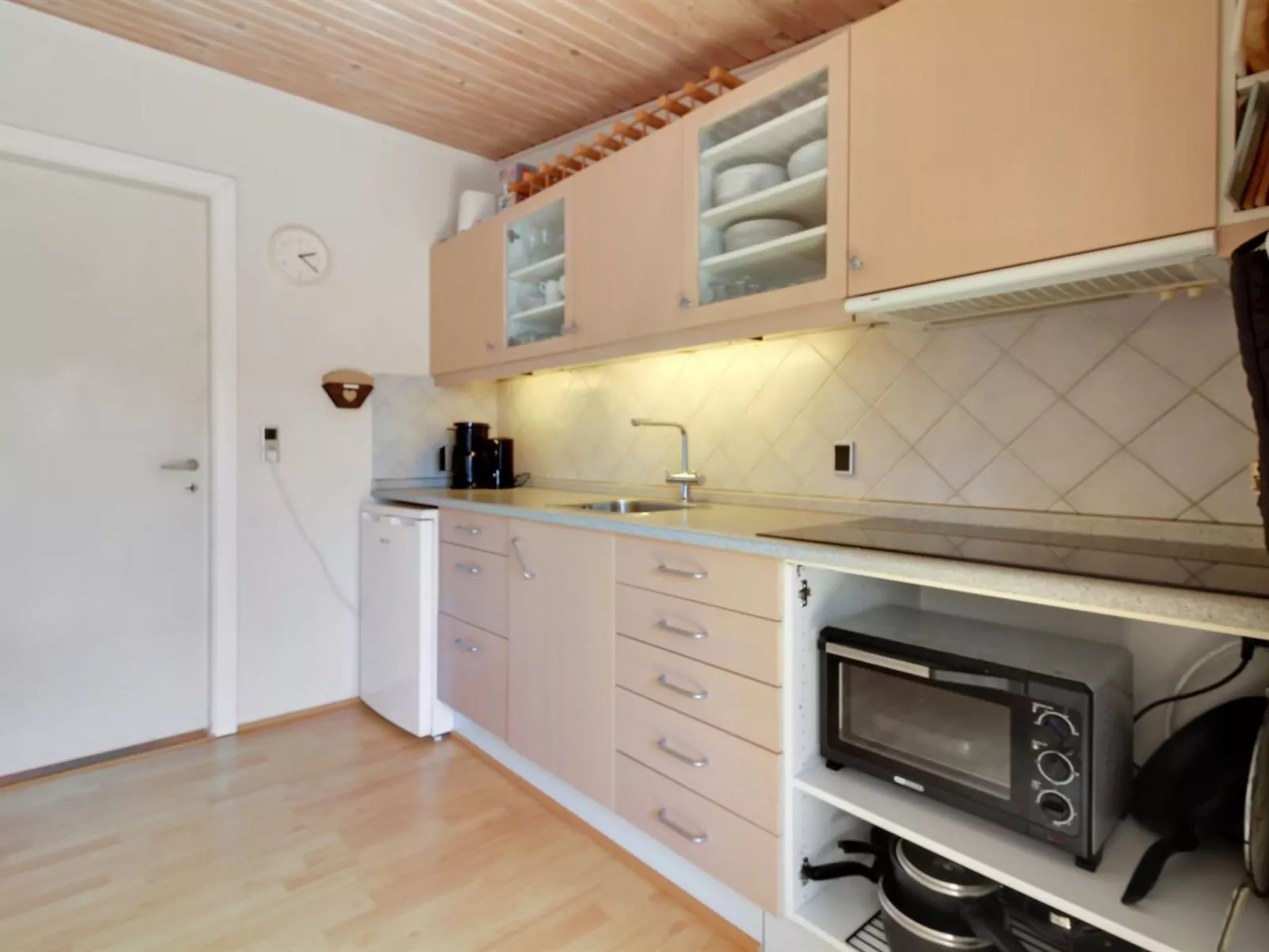 "Genadij" - 1km from the sea-Binnen