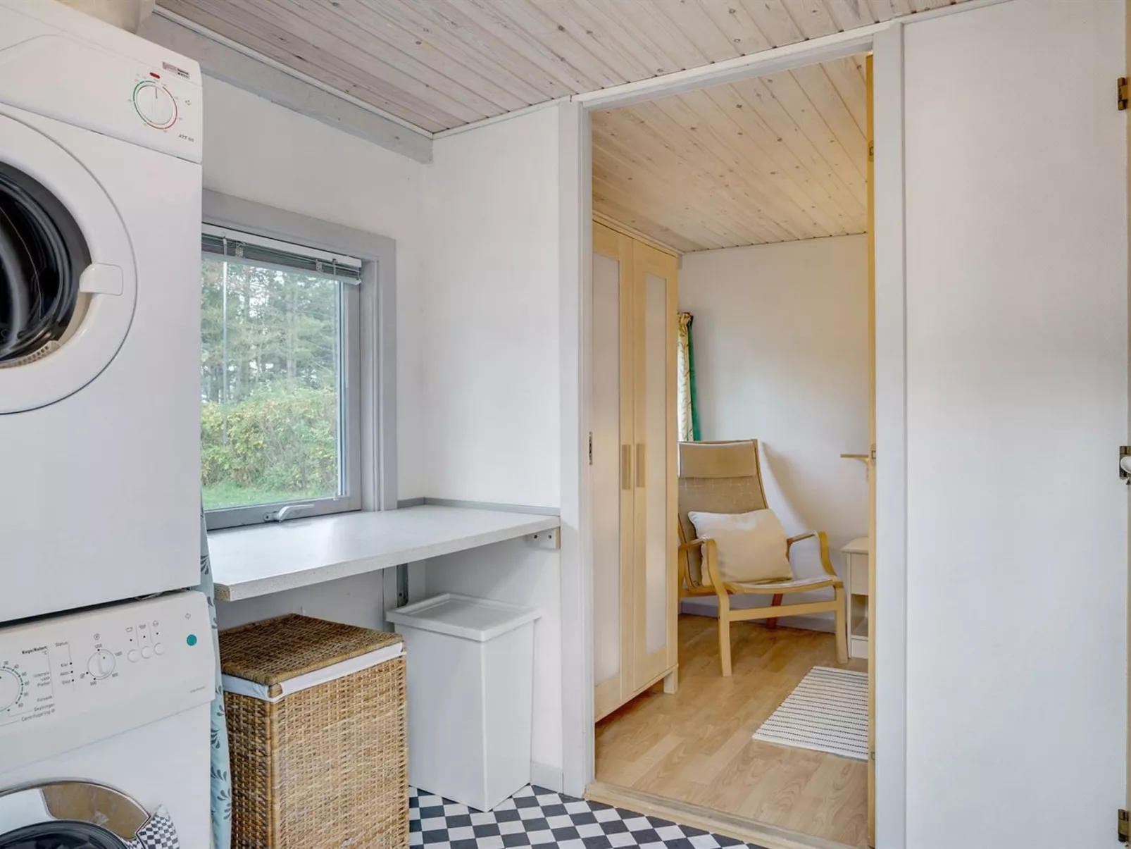 "Torhild" - 150m from the sea-Binnen