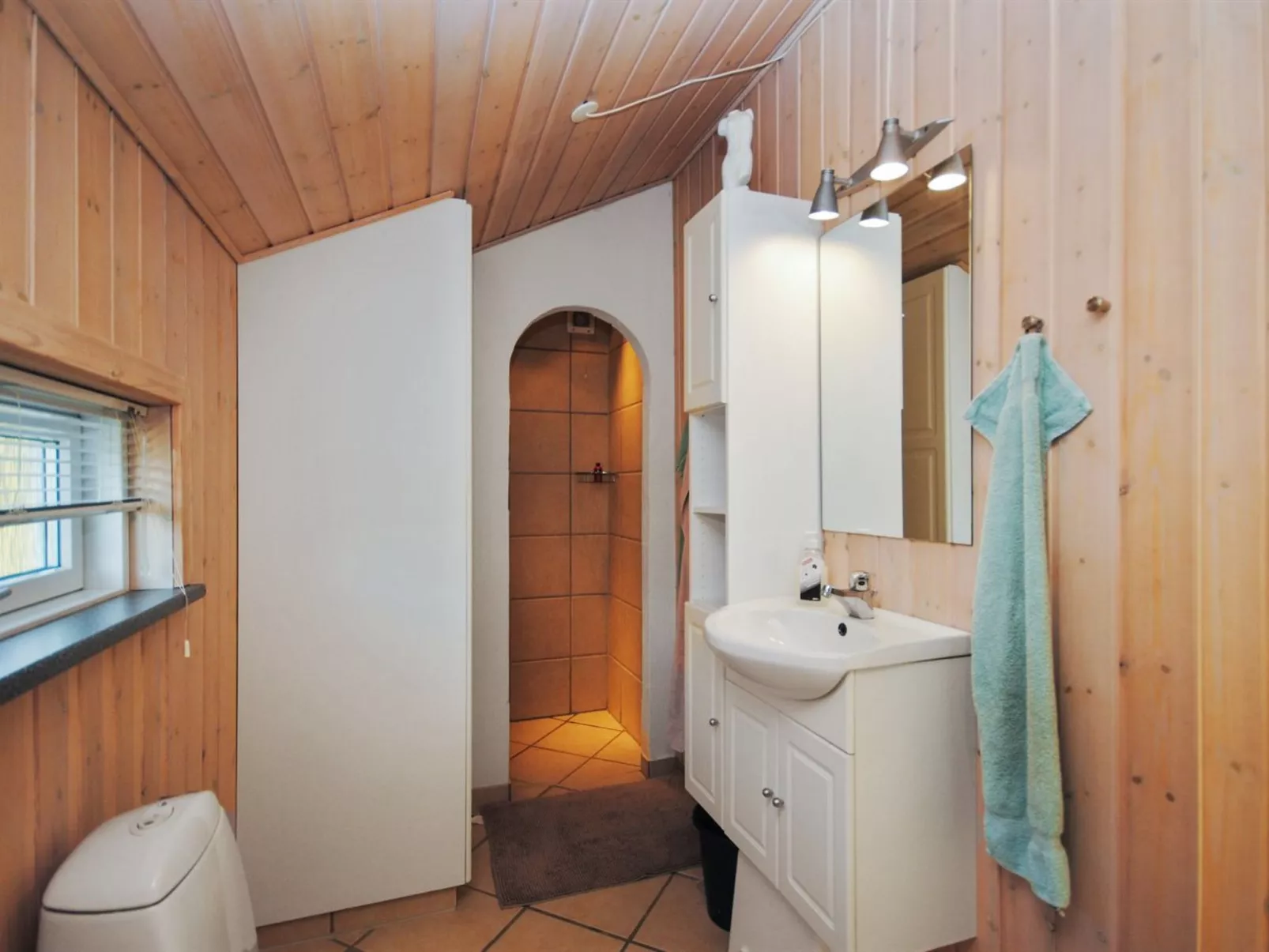 "Laurentia" - 800m from the sea-Binnen