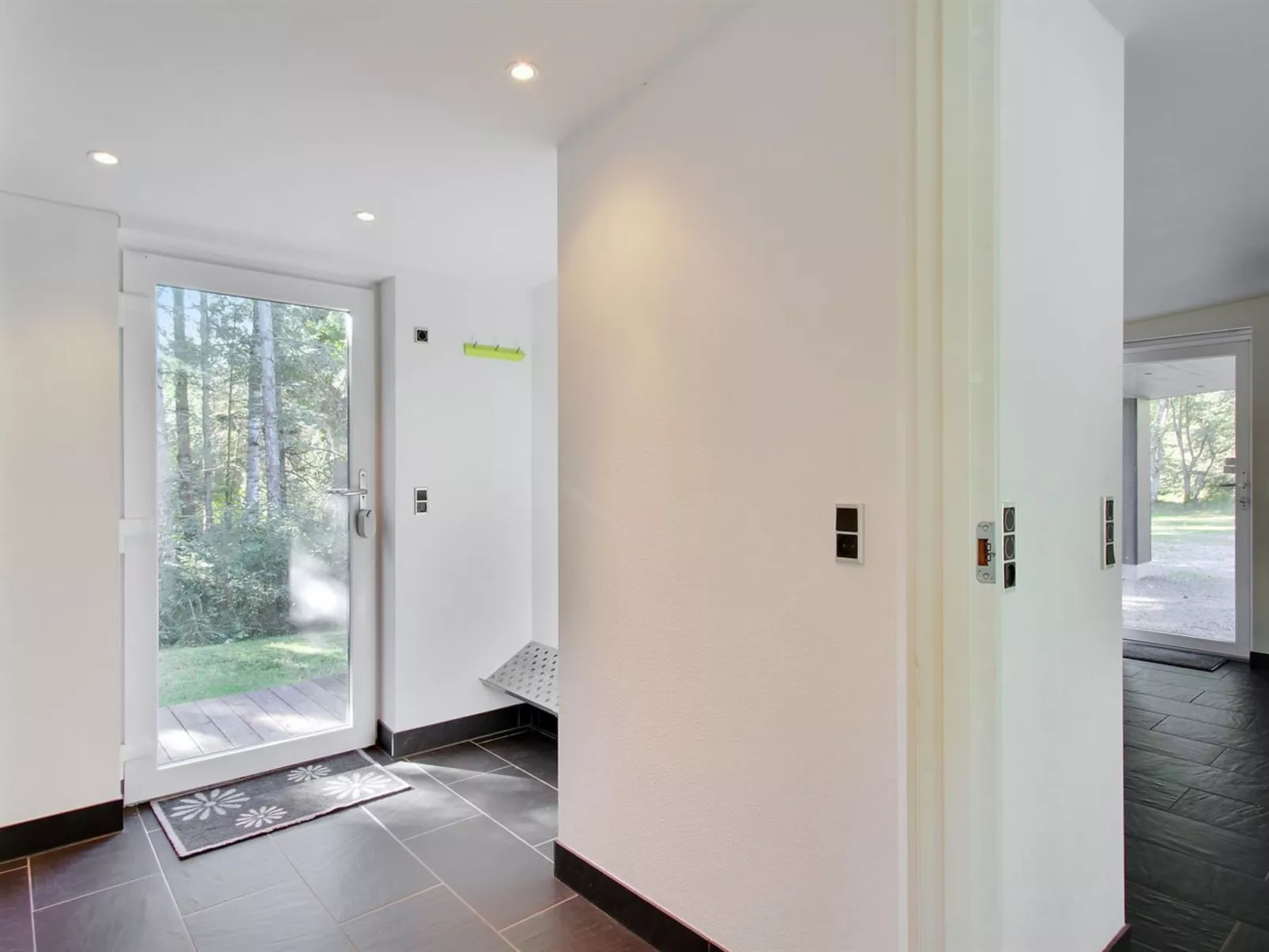 "Elza" - 800m from the sea-Binnen