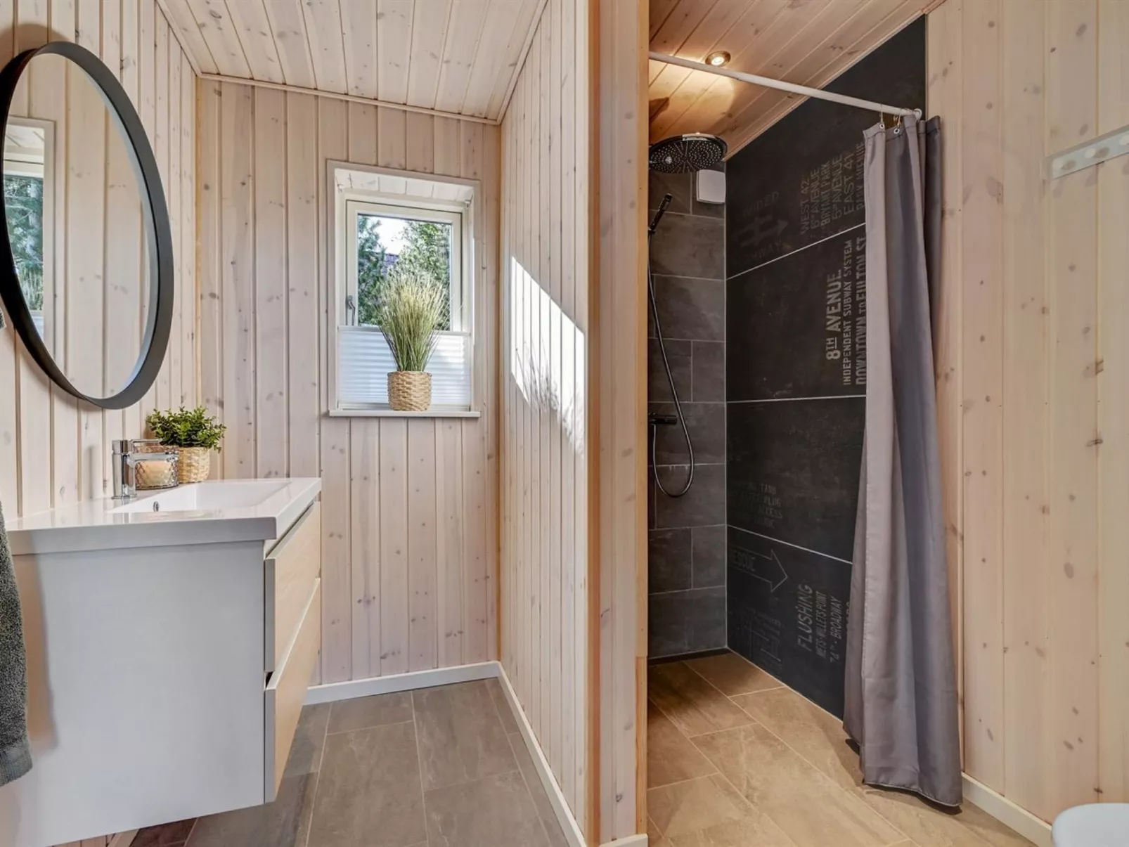 "Ylvi" - 250m from the sea-Binnen