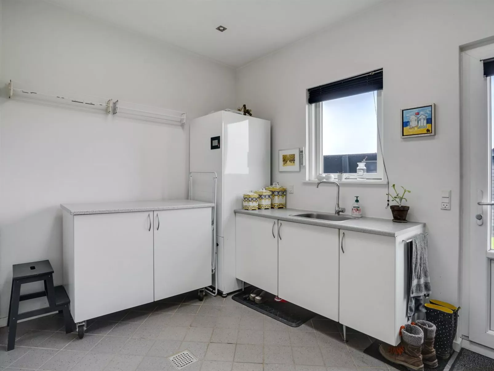 "Kuno" - 300m from the sea-Binnen