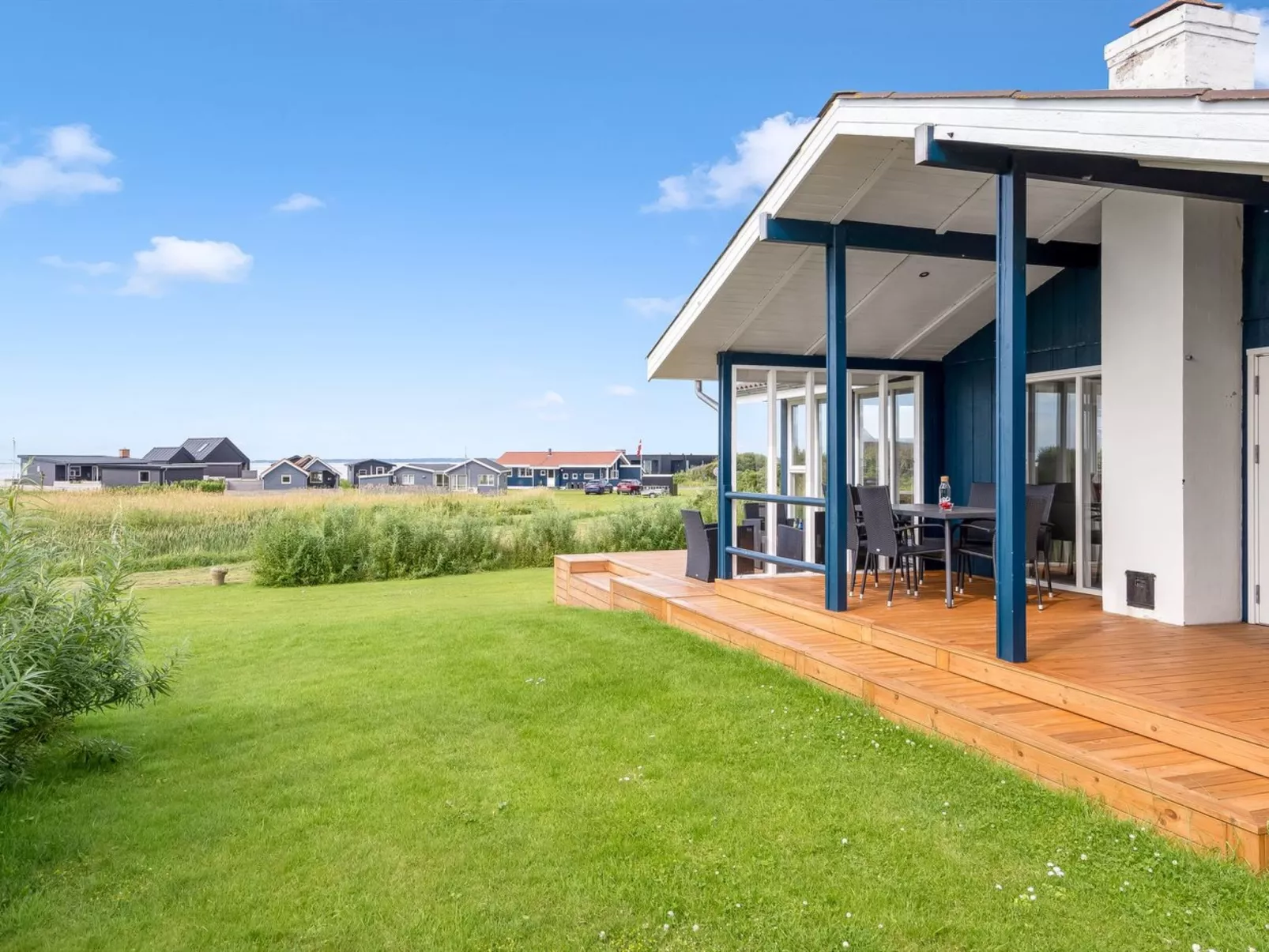 "Titta" - 150m to the fjord-Buiten