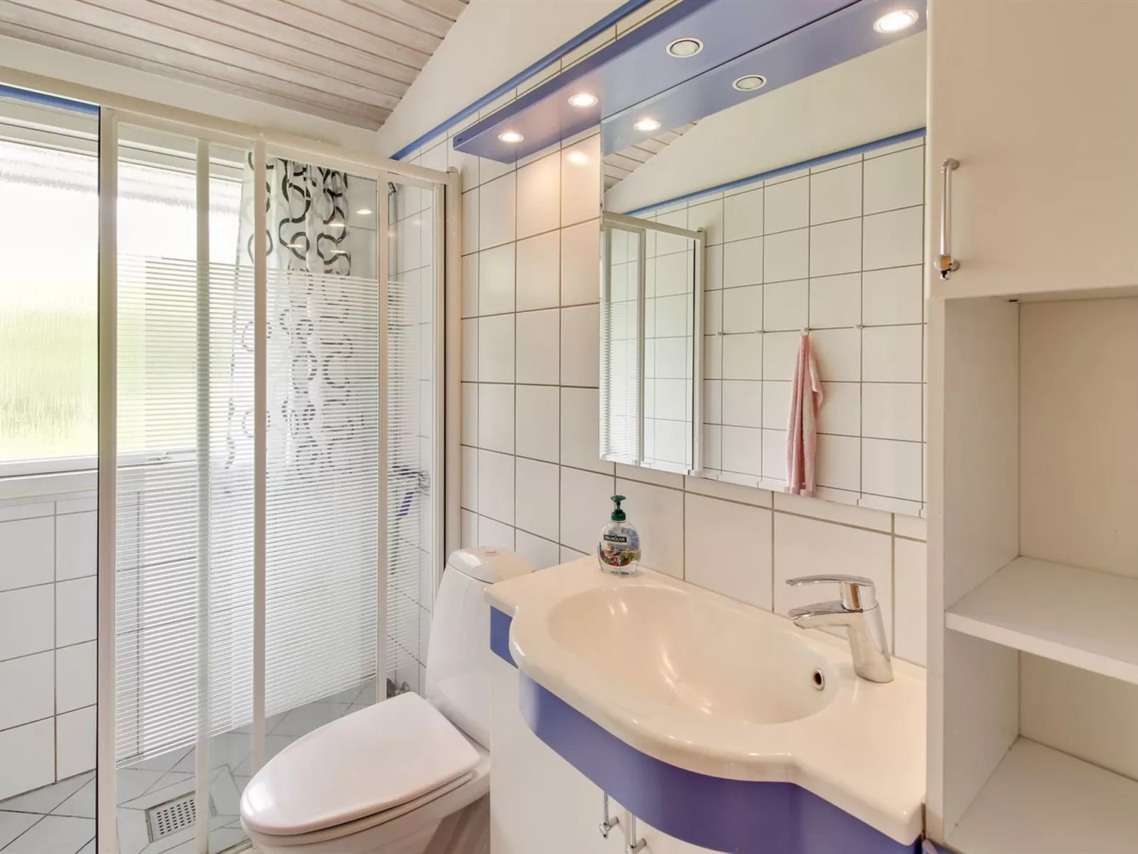 "Lissi" - 700m from the sea-Binnen