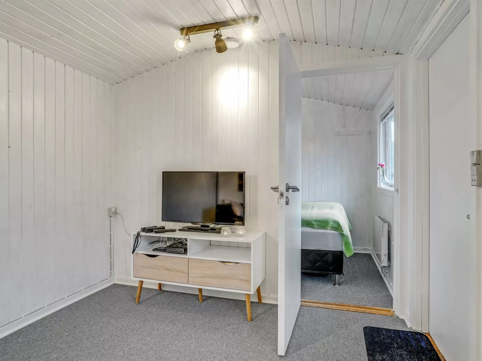 "Leonor" - 300m from the sea-Binnen