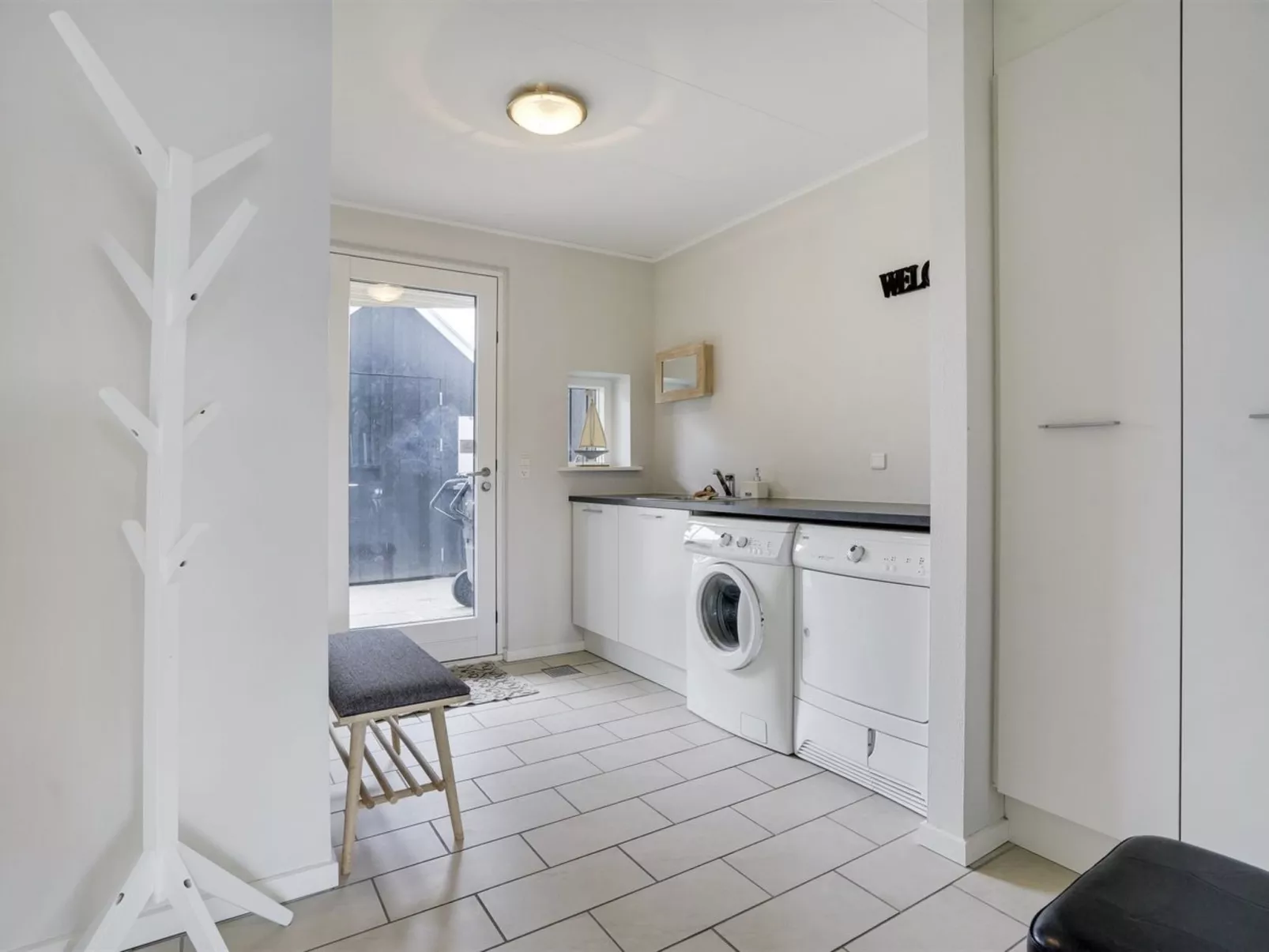 "Katharine" - 600m from the sea-Binnen