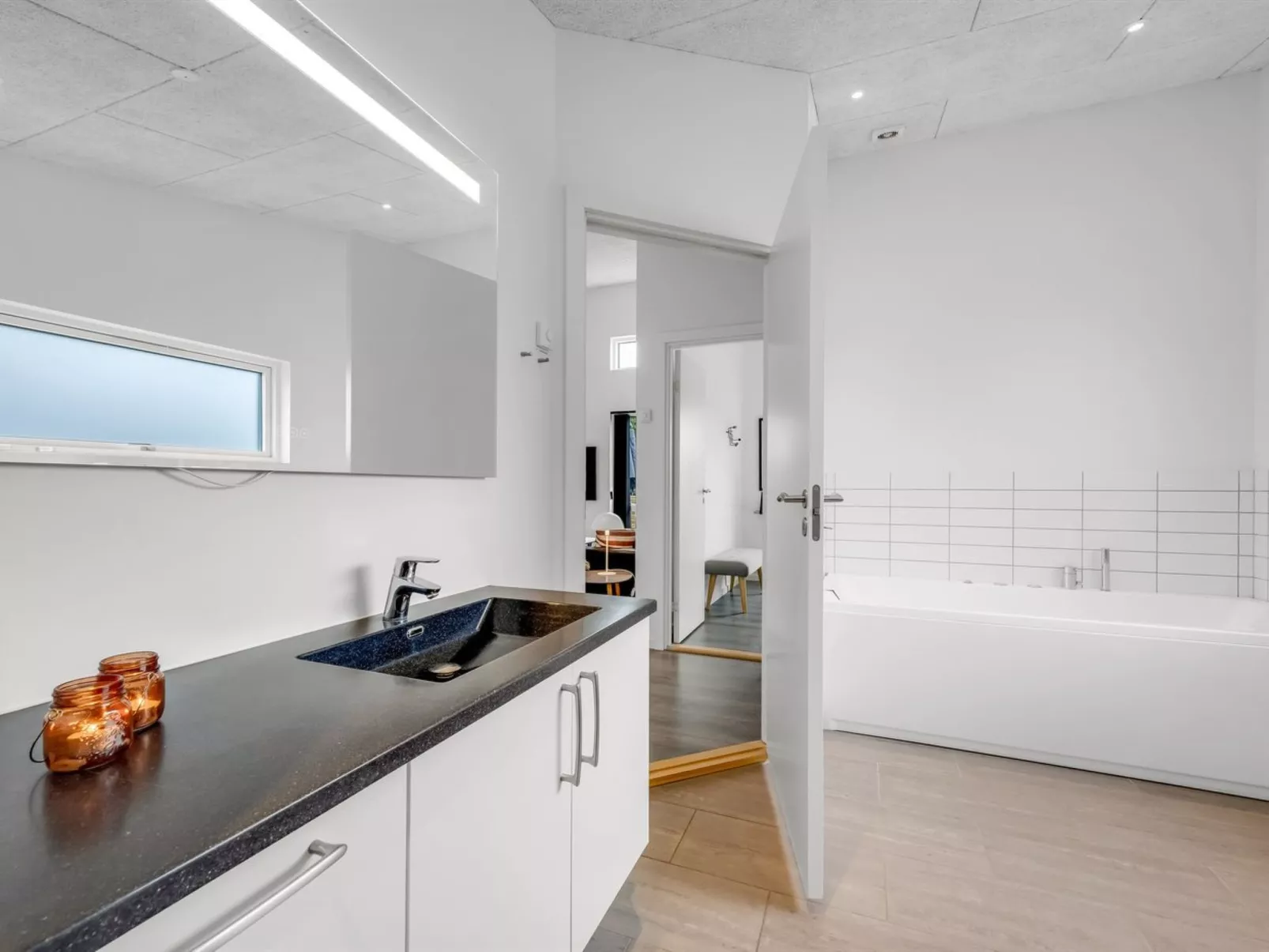 "Weike" - 950m to the fjord-Binnen