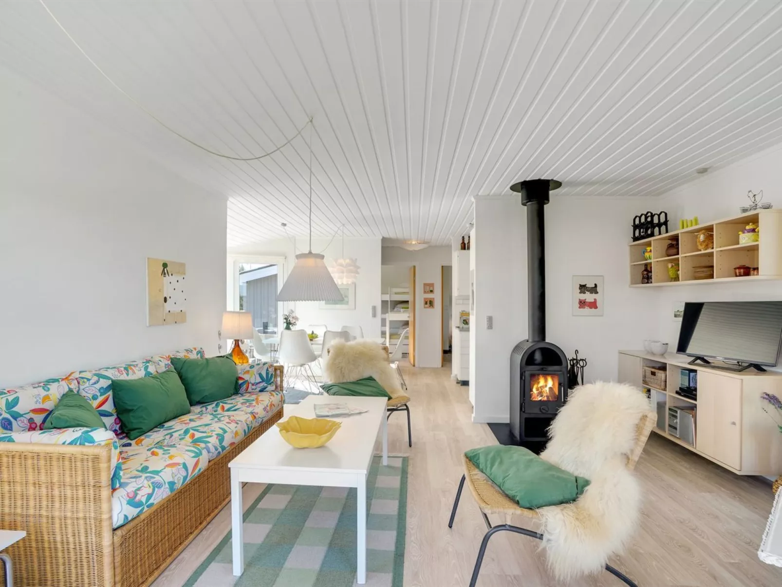 "Majgull" - 150m from the sea-Binnen