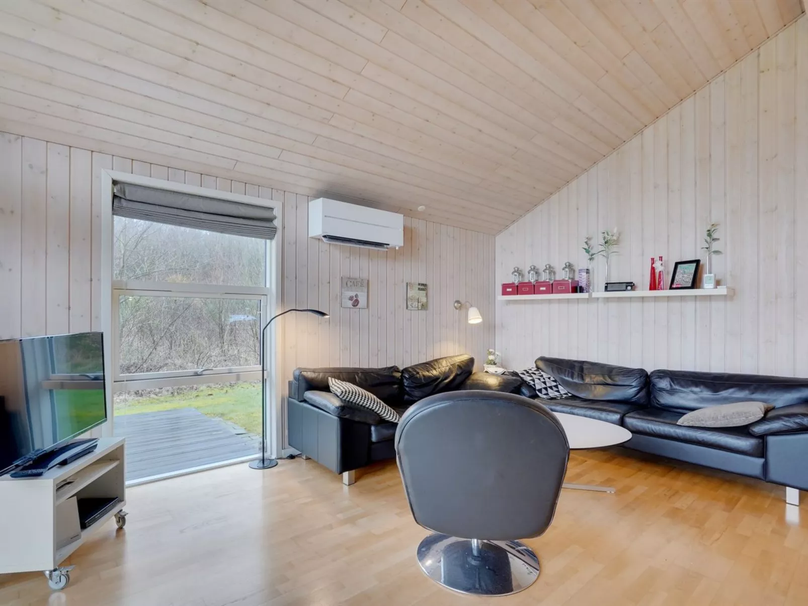 "Tatti" - 30km from the sea-Binnen