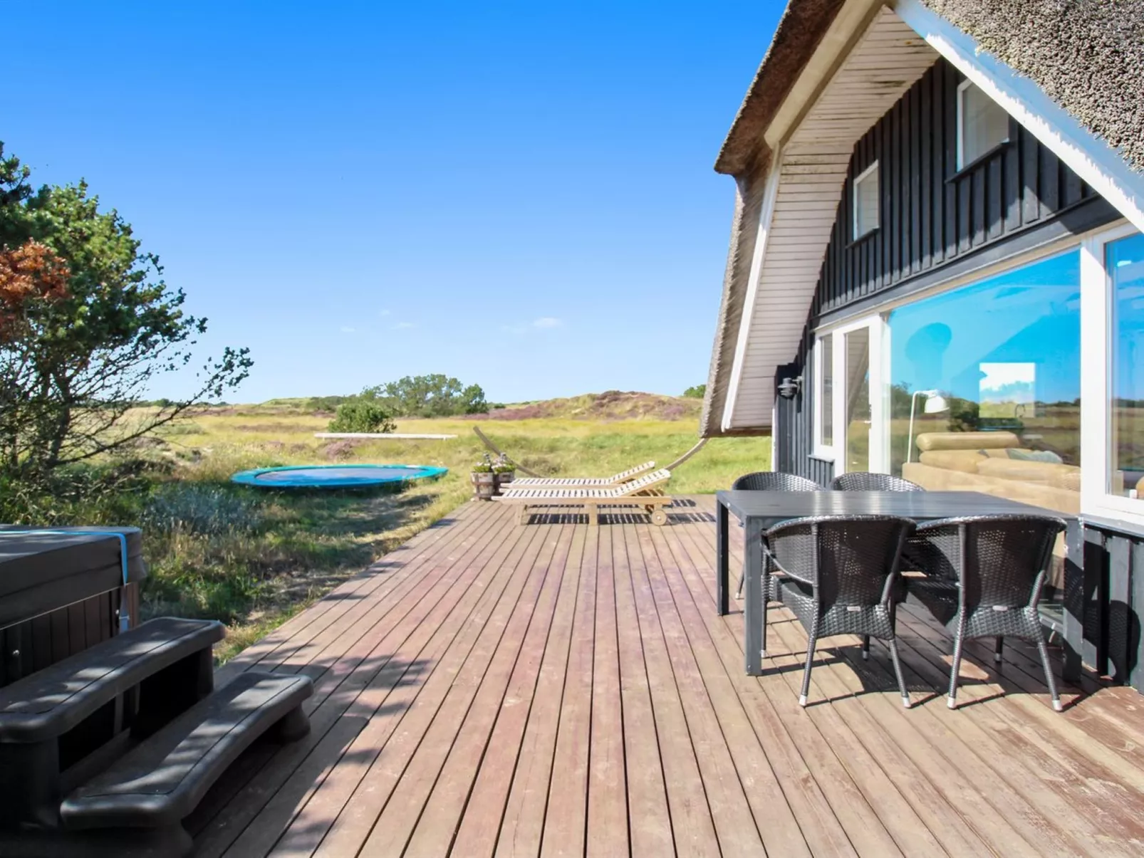 "Edvi" - 1.6km from the sea-Buiten