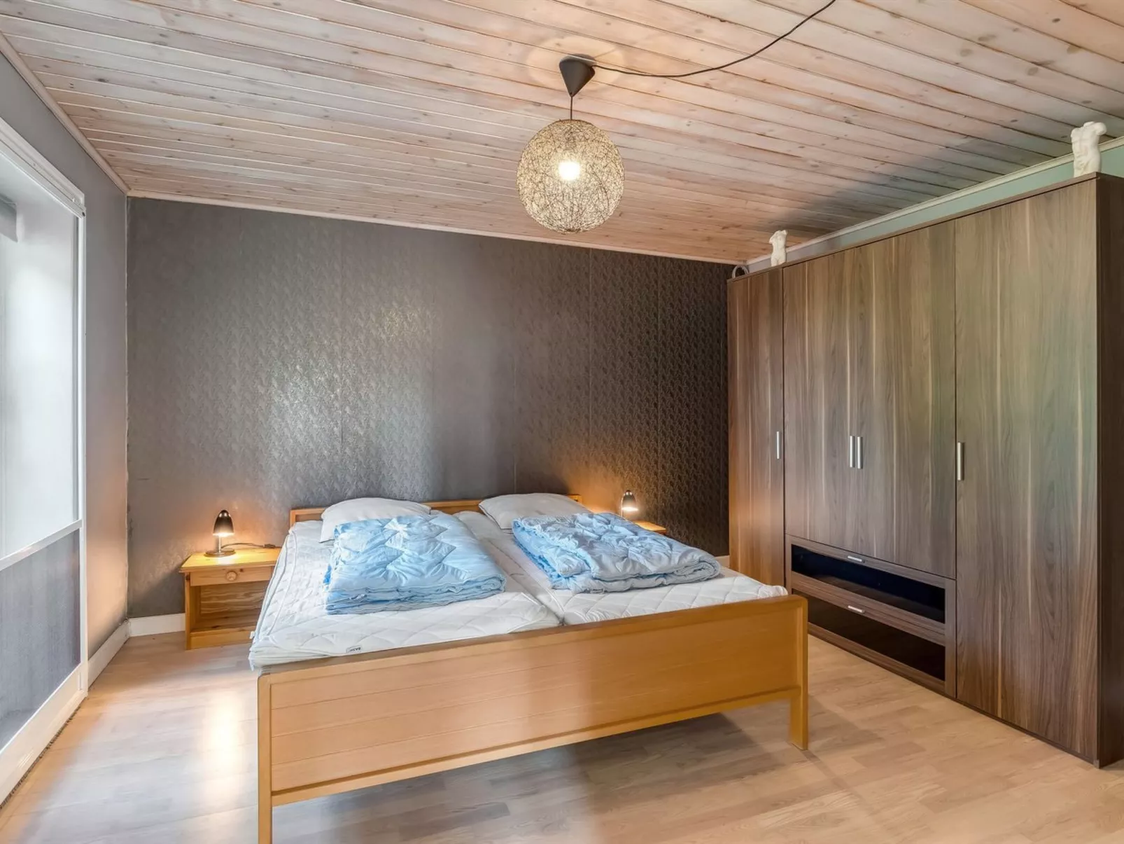 "Merrit" - 4.6km to the fjord-Binnen