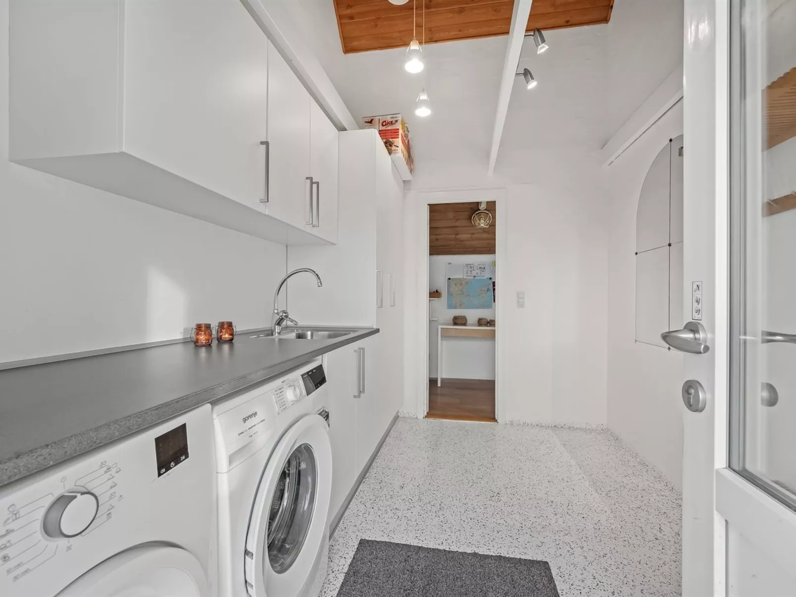 "Alexia" - 300m from the sea-Binnen