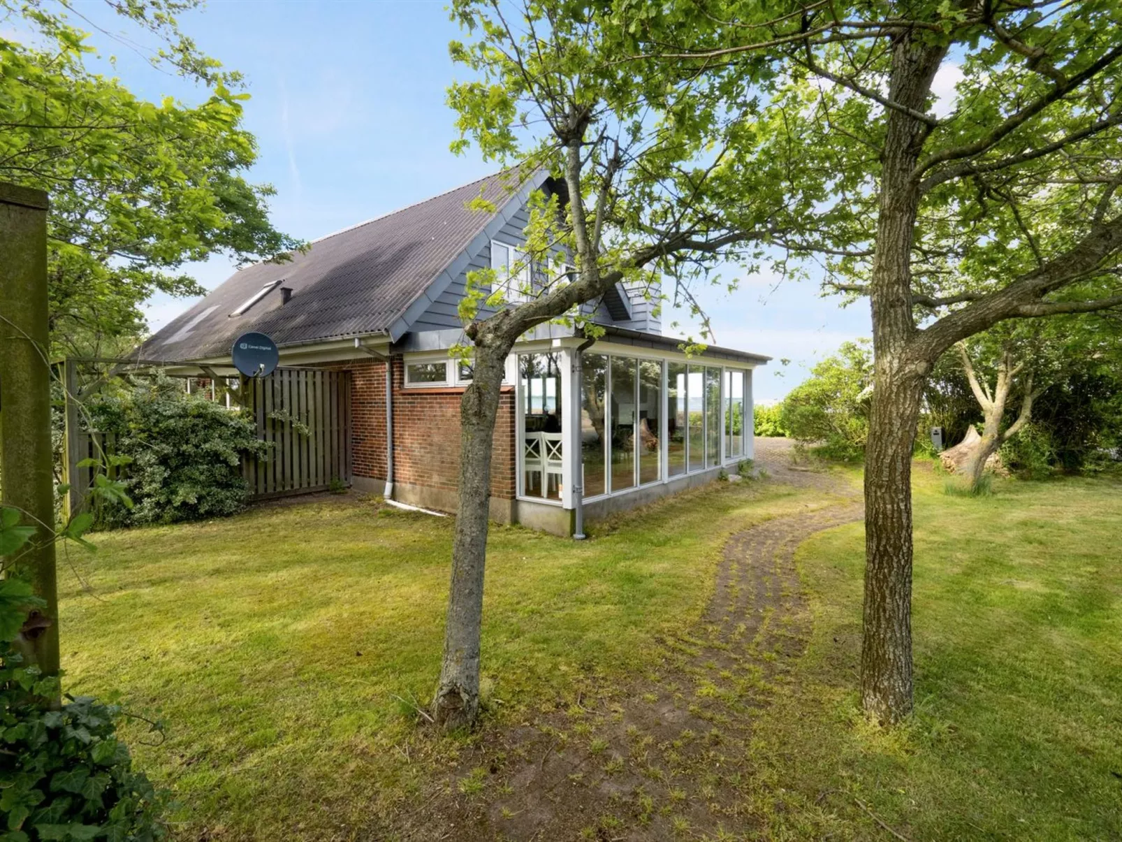 "Emmie" - 50m to the fjord-Buiten