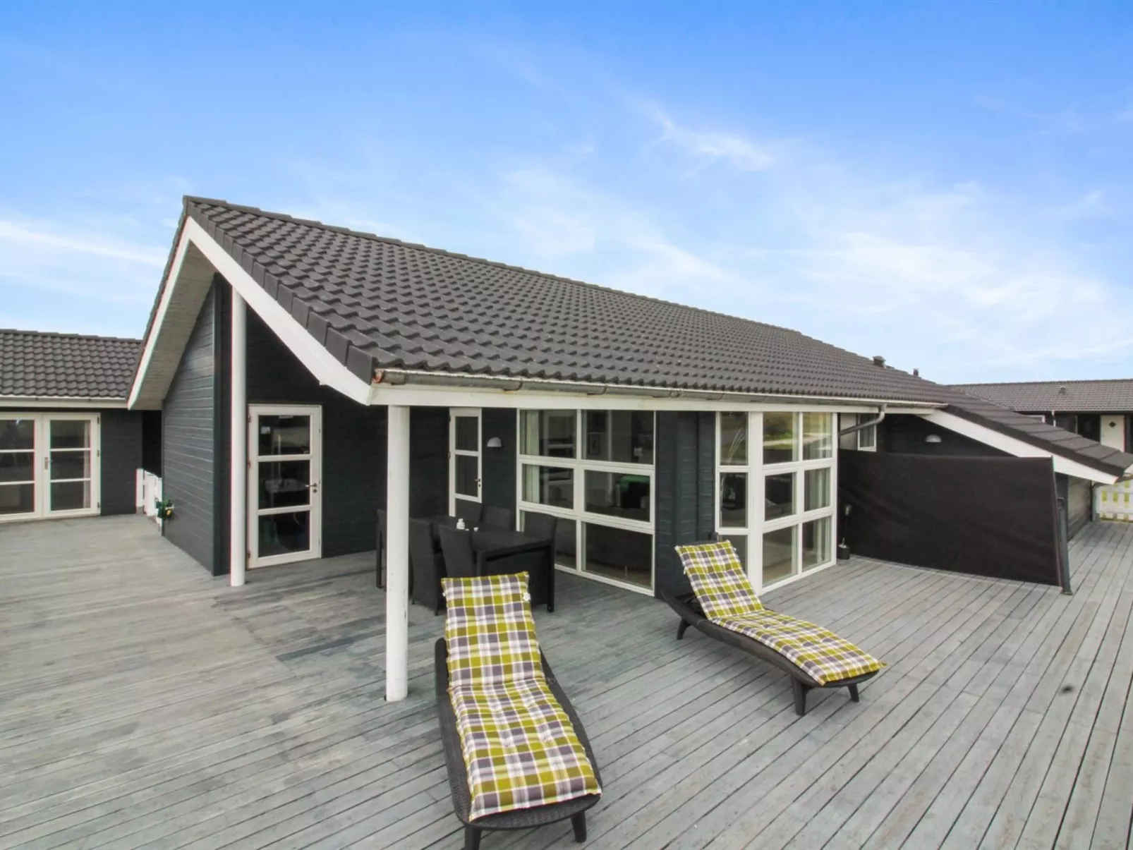 "Anett" - 400m from the sea-Buiten