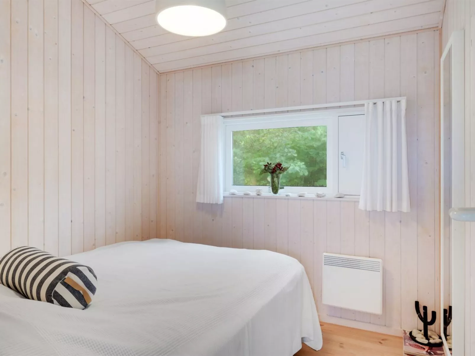 "Pascal" - 25m from the sea-Binnen