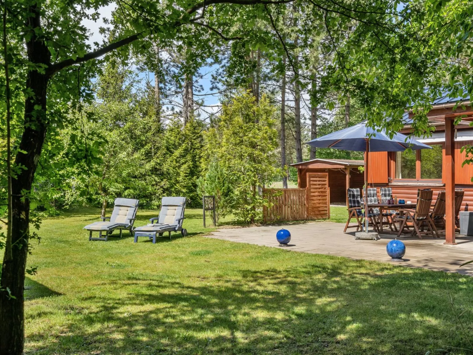 "Bette" - 8km from the sea-Buiten